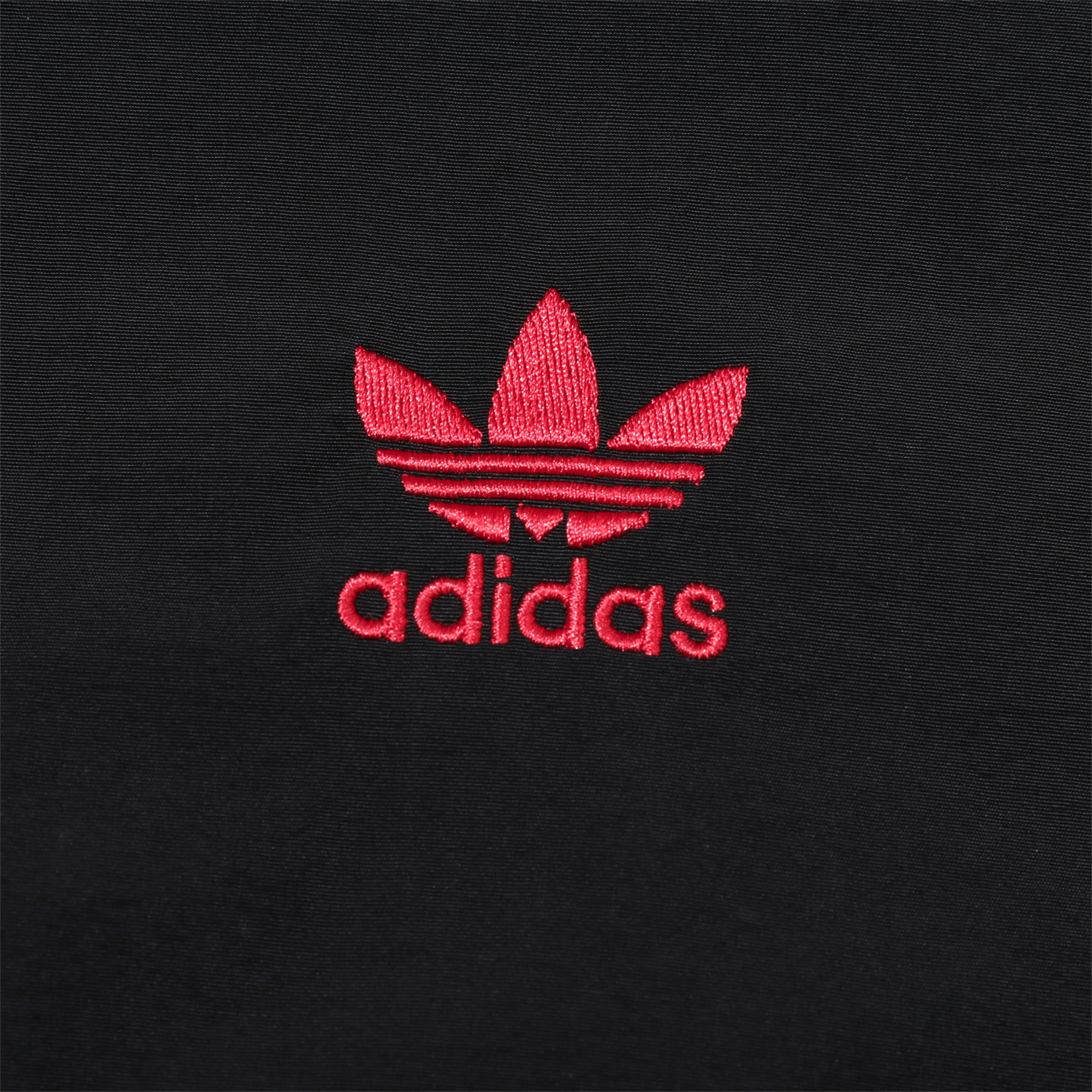 ManixJersey.com | Manchester United 24-25 Black Throwback Windbreaker Suit - Jackets & Pants -Customize Name, Number and Patch | Worldwide Shipping