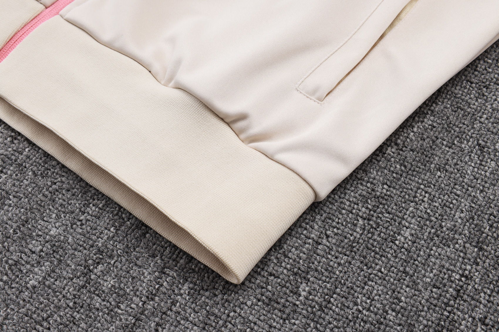 25-26 Barcelona aldult Jacket Training Tracksuit kit-Fans Version: Ajax 24-25 Home Stadium Jersey - Fans Version : Adidas luxuryfootballshirts.com: https://www.luxuryfootballshirts.com/