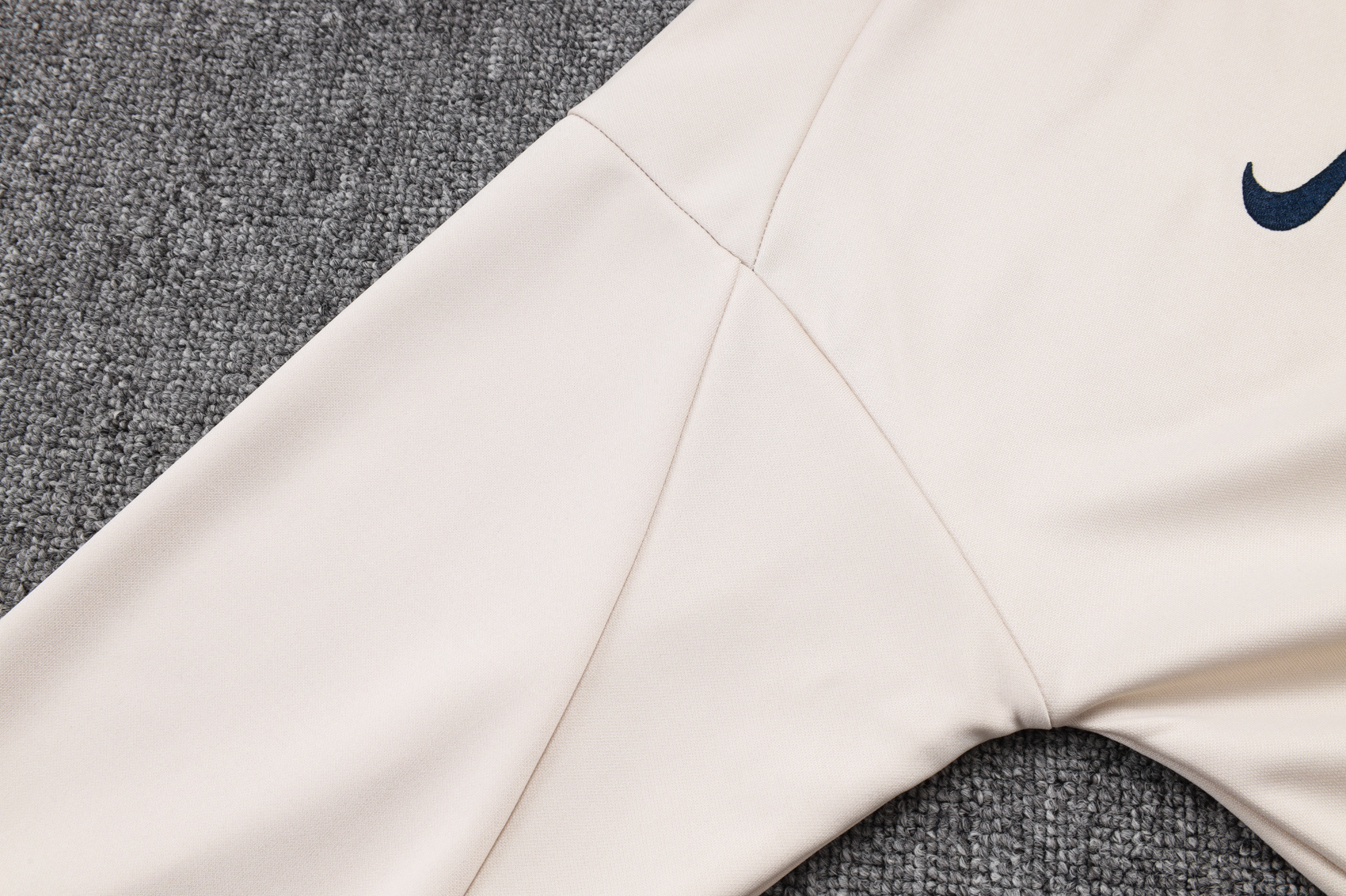 25-26 Barcelona kids aldult Jacket Training Tracksuit kit-Fans Version: Ajax 24-25 Home Stadium Jersey - Fans Version : Adidas luxuryfootballshirts.com: https://www.luxuryfootballshirts.com/