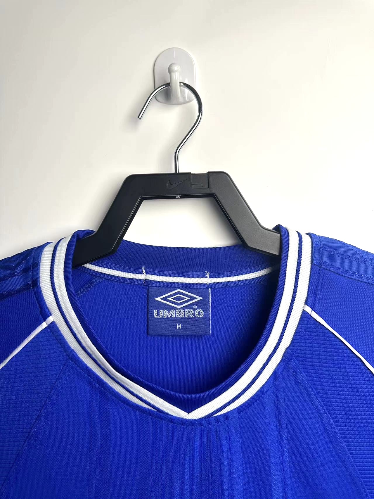 99-01 Chelsea home home soccer jersey-Retro version: Ajax 24-25 Home Stadium Jersey - Fans Version : Adidas luxuryfootballshirts.com: https://www.luxuryfootballshirts.com/