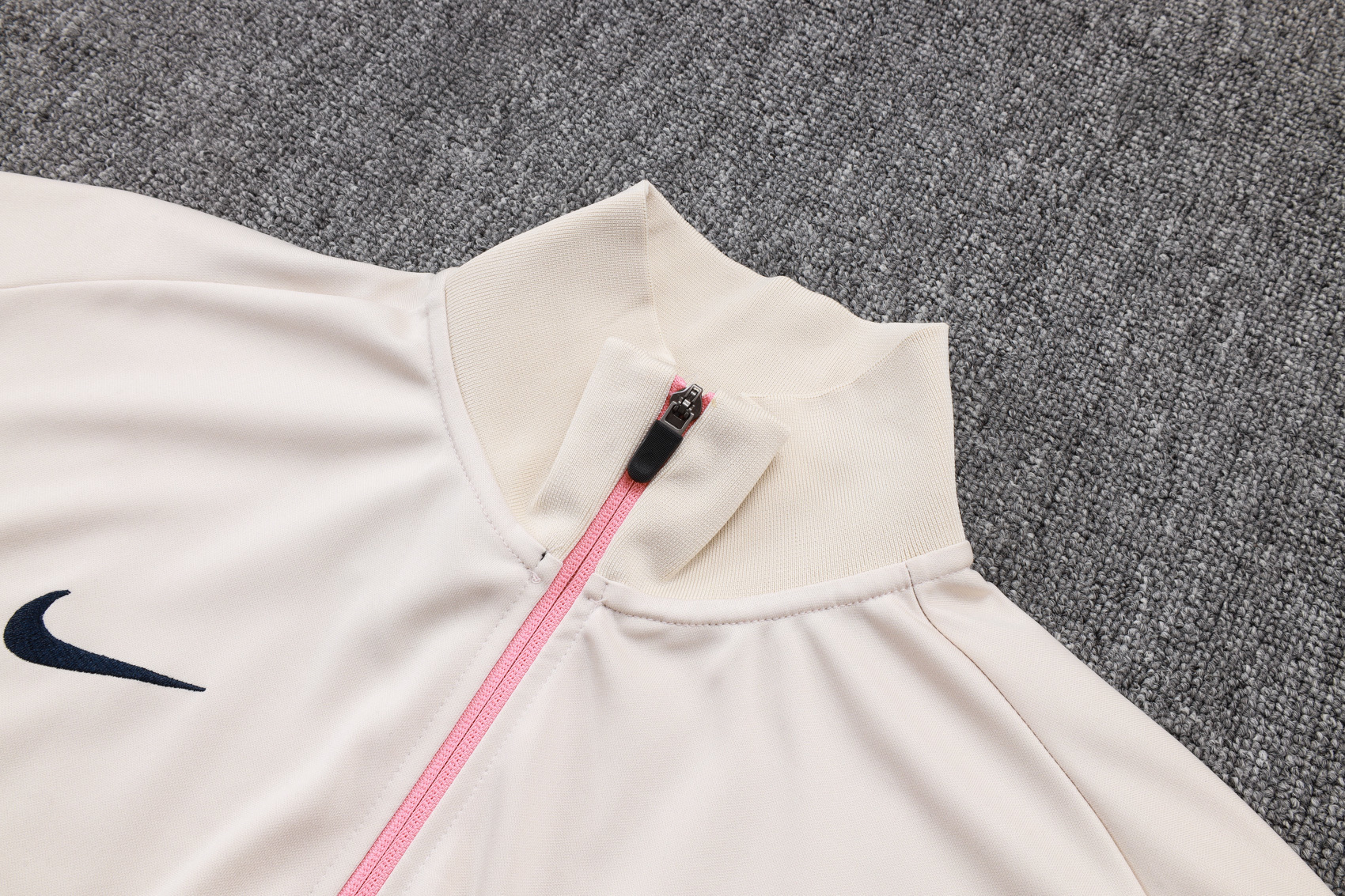 25-26 Barcelona aldult Jacket Training Tracksuit kit-Fans Version: Ajax 24-25 Home Stadium Jersey - Fans Version : Adidas luxuryfootballshirts.com: https://www.luxuryfootballshirts.com/