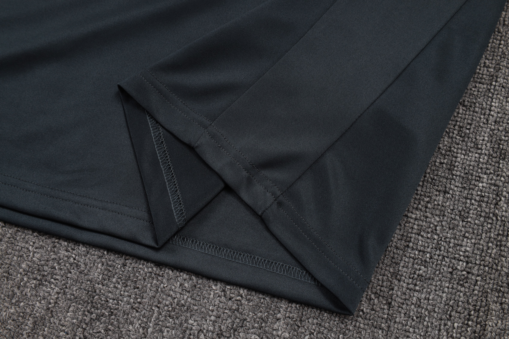 25-26 Chelsea adult long-sleeved half-pull training suit kit: Ajax 24-25 Home Stadium Jersey - Fans Version : Adidas luxuryfootballshirts.com: https://www.luxuryfootballshirts.com/