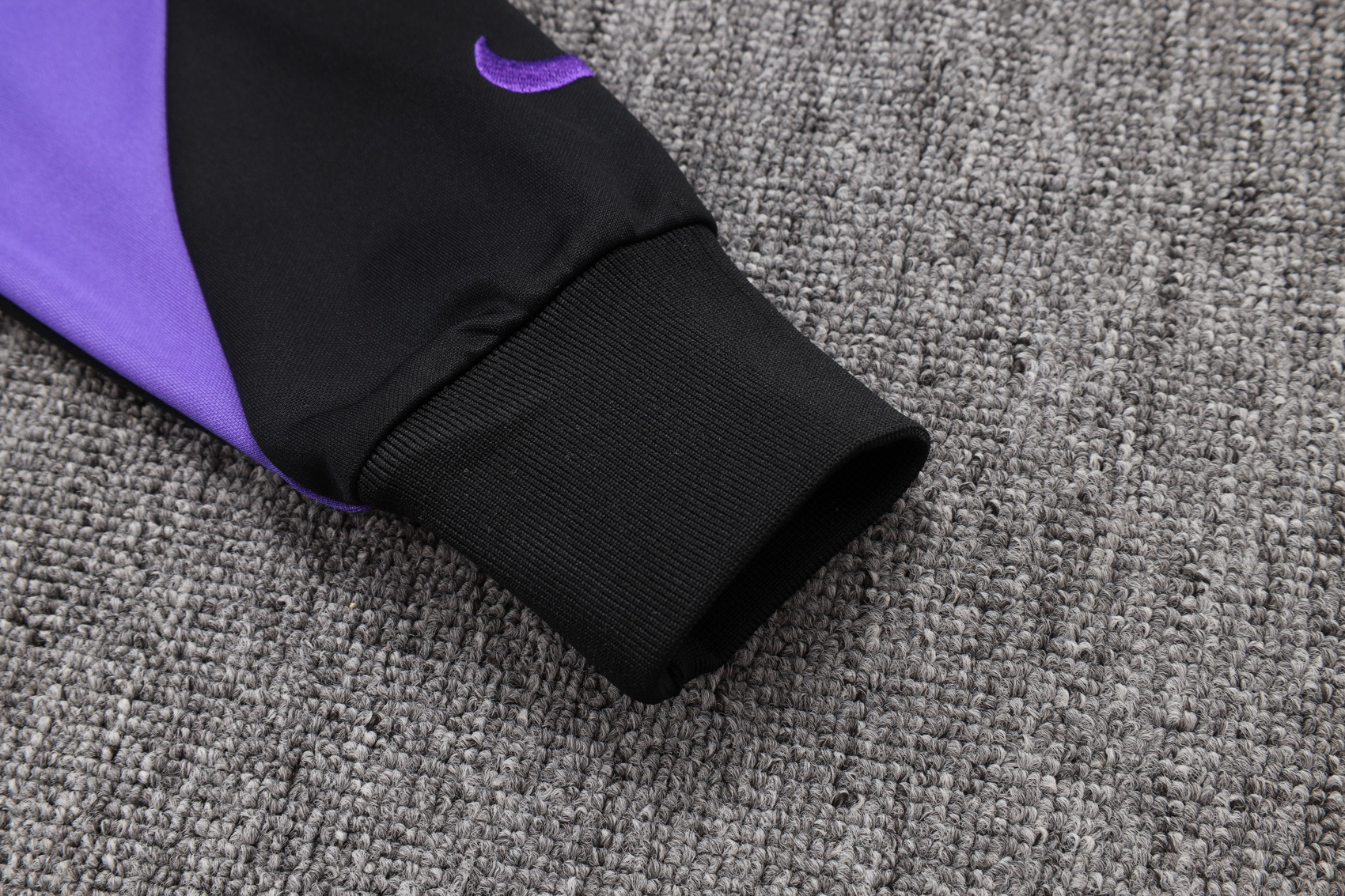 25-26 Barcelona aldult Jacket Training Tracksuit kit-Fans Version: Ajax 24-25 Home Stadium Jersey - Fans Version : Adidas luxuryfootballshirts.com: https://www.luxuryfootballshirts.com/