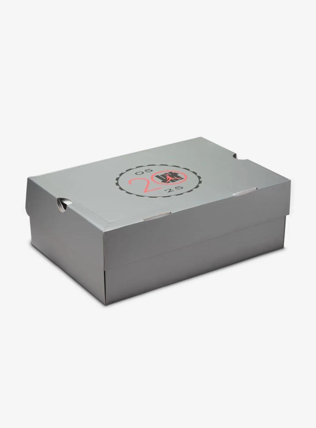 Air Jordan 4 Retro OG SP Undefeated (2025)、JORDAN、Cacoeks