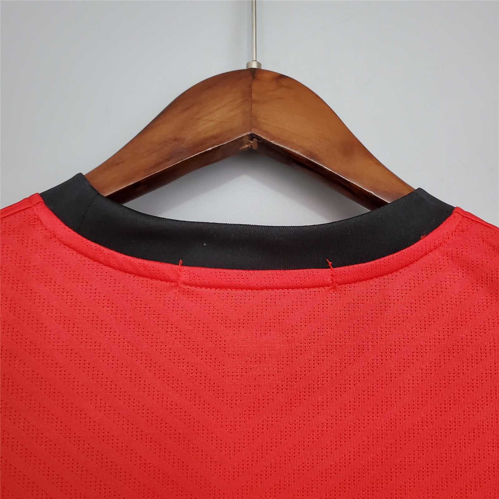 ManixJersey.com | Retro Manchester United 09-10 Home Stadium Jersey -Customize Name, Number and Patch | Worldwide Shipping