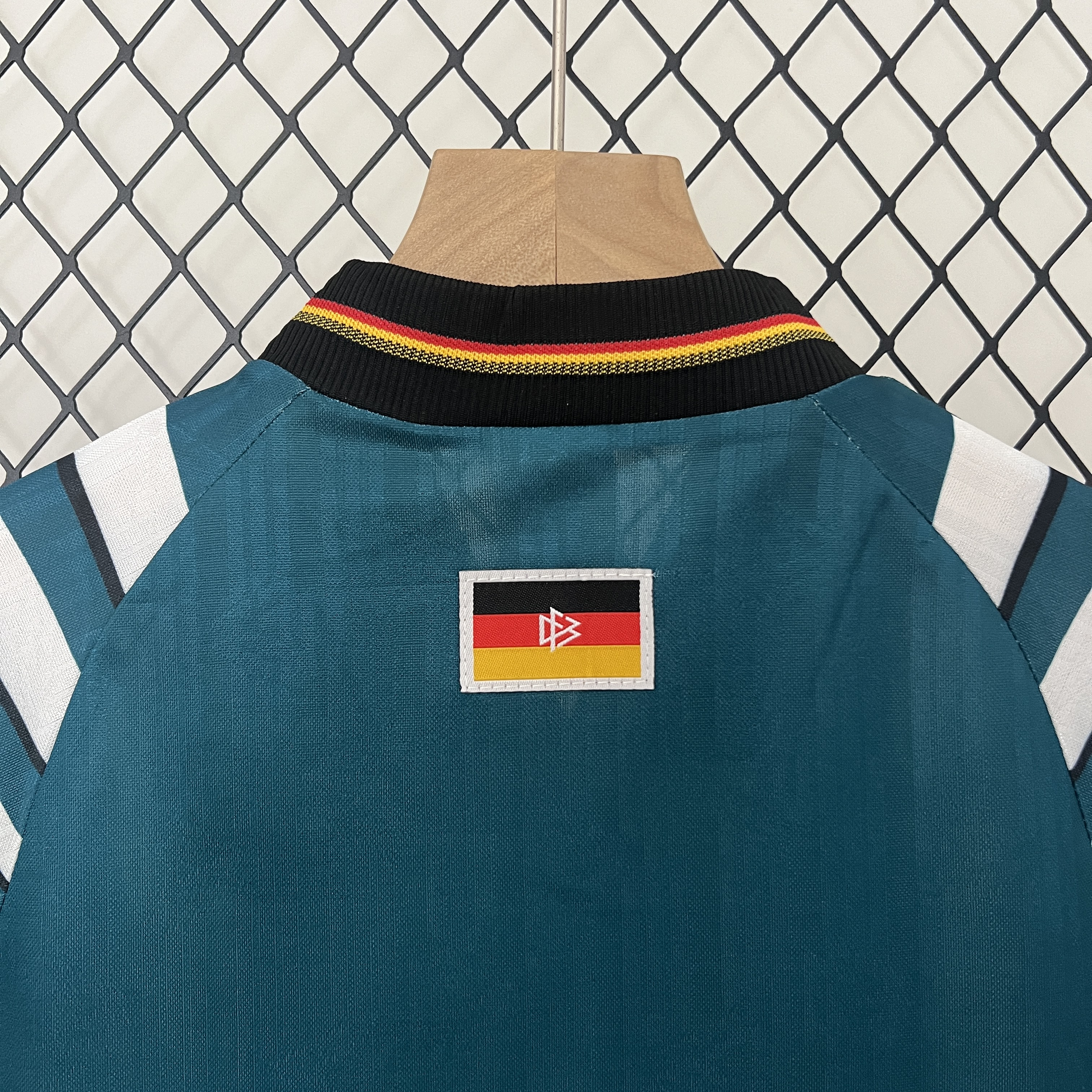 unitedfutballjersey-Retro Germany 1996 Away Stadium Kids Kit