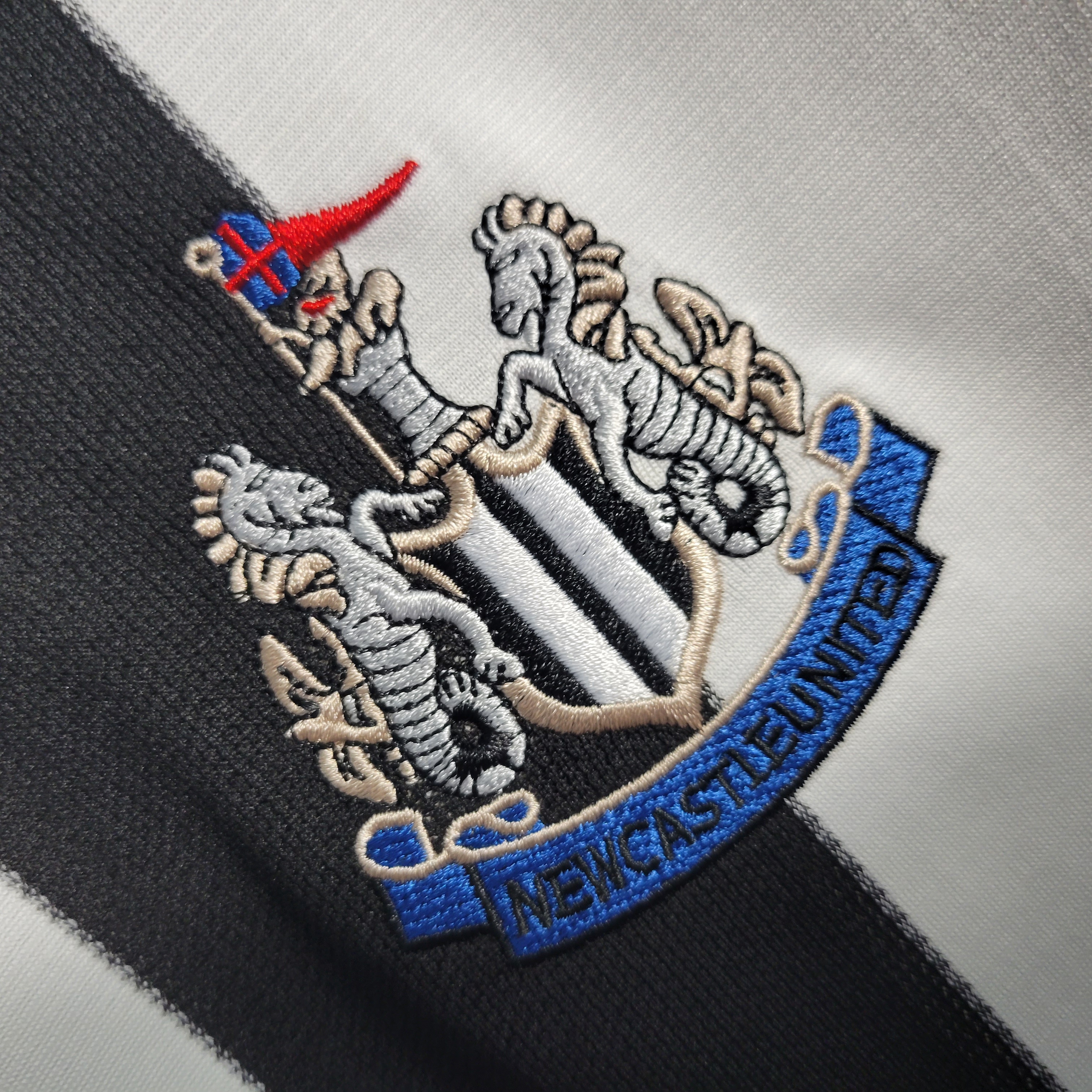 JerseysGala.com | Retro Newcastle United 1995-97 Home Long Sleeve Jersey -Customize Name, Number and Patch | Worldwide Shipping