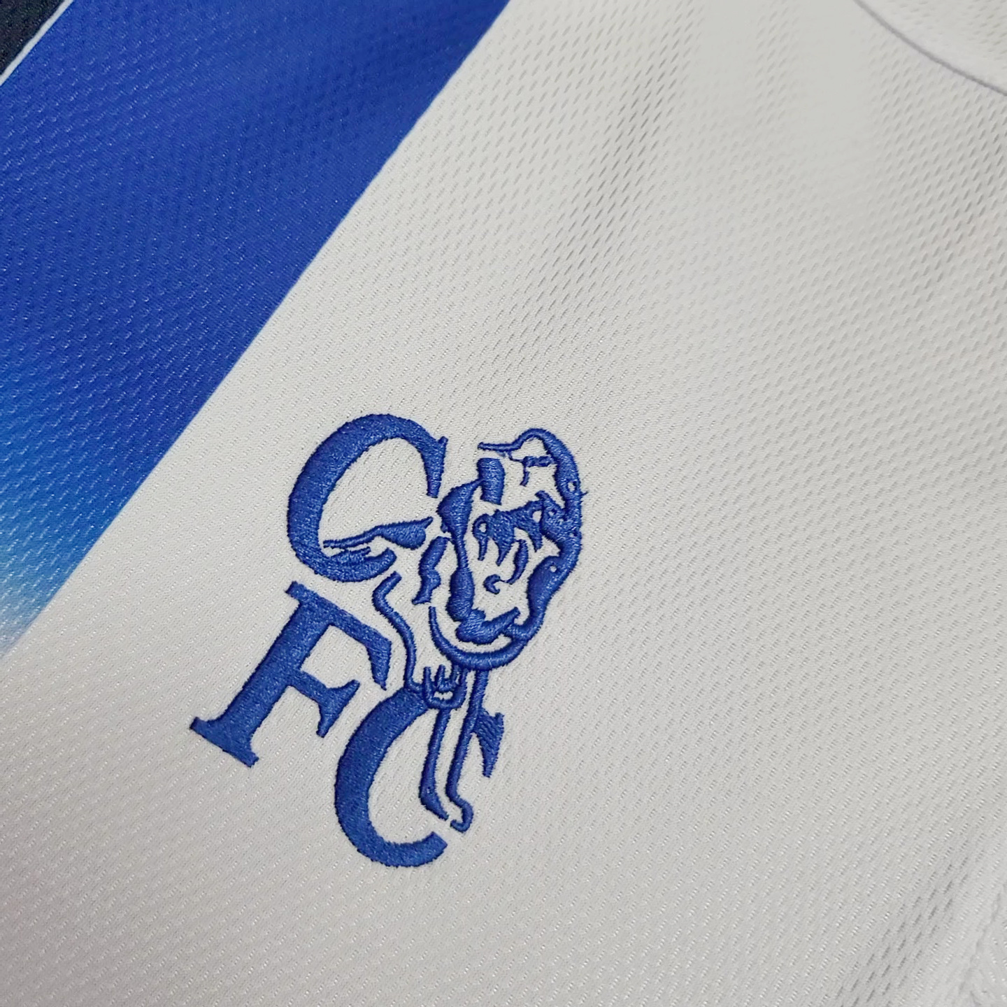 ManixJersey.com | Retro C.H.E.L.S.E.A 2003-05 Away Stadium Jersey -Customize Name, Number and Patch | Worldwide Shipping