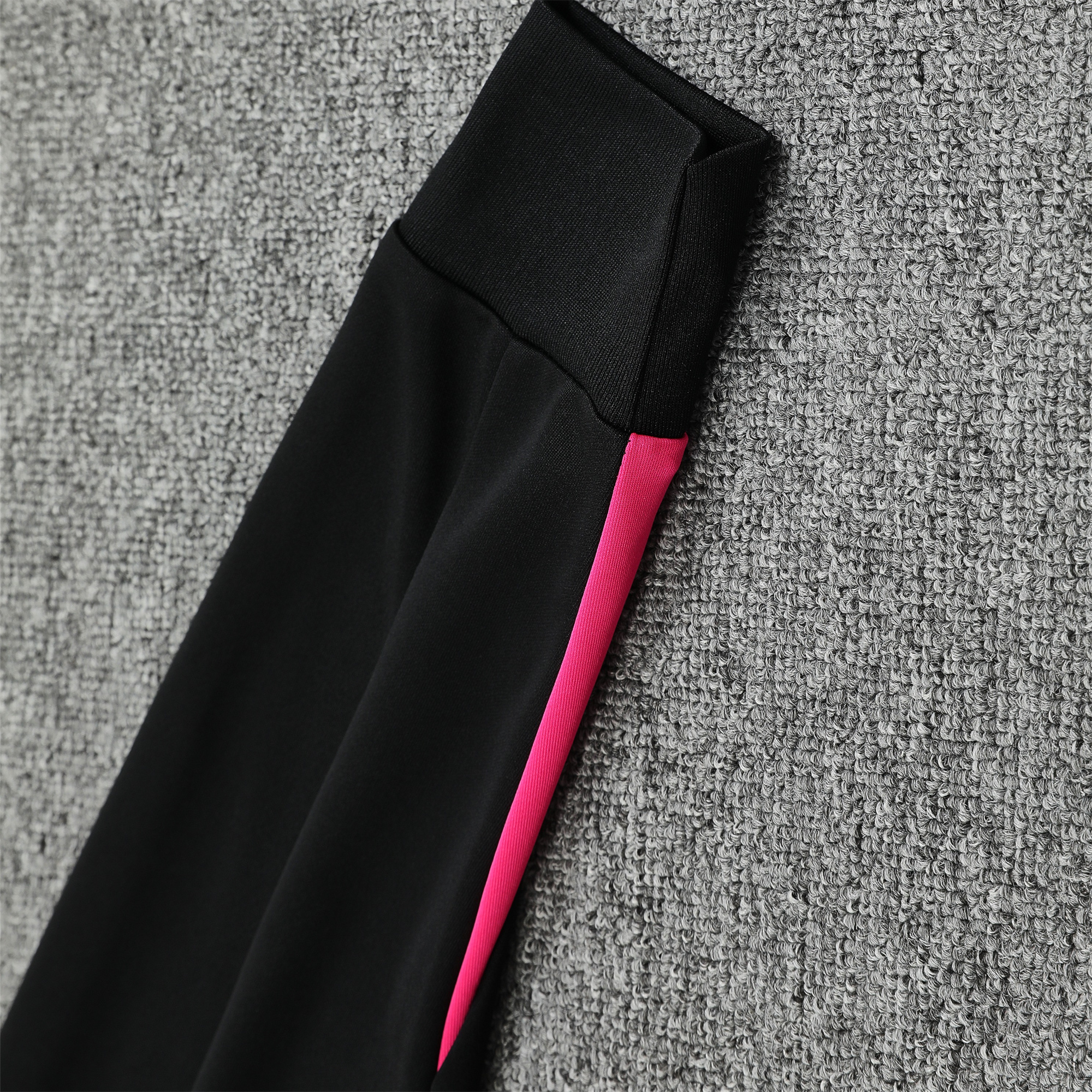 ManixJersey.com | C.H.E.L.S.E.A 24-25 Training Hoodie Set - Black Hoodie and Black Pants -Customize Name, Number and Patch | Worldwide Shipping