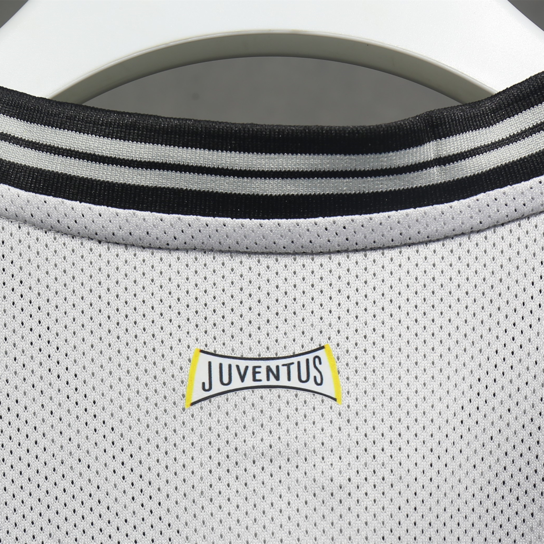 unitedfutballjersey-Juventus 24-25 Trefoil Vintage Unsponsored Special Jersey