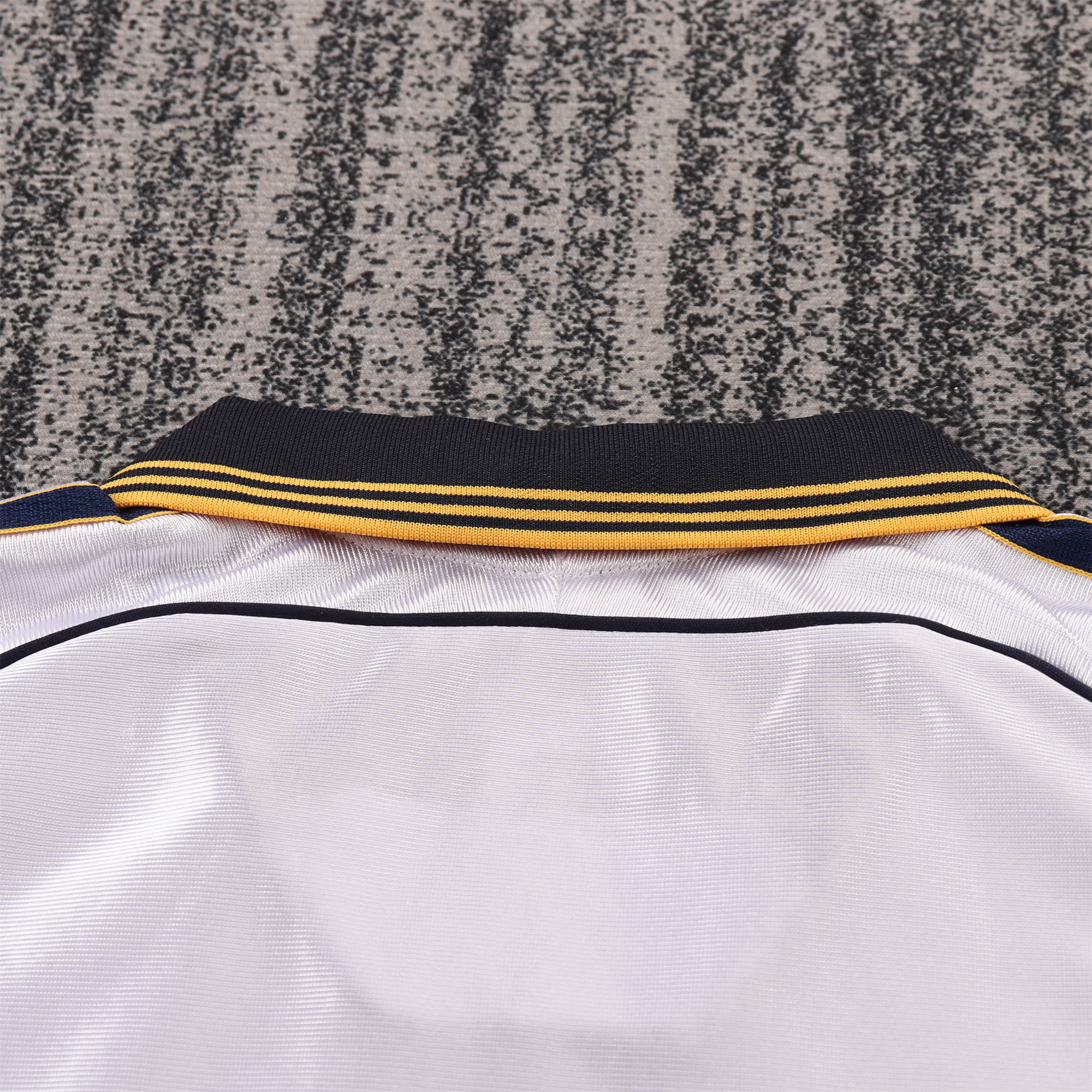 ManixJersey.com | Retro Real Madrid 1998-00 Home Kids Kit -Customize Name, Number and Patch | Worldwide Shipping