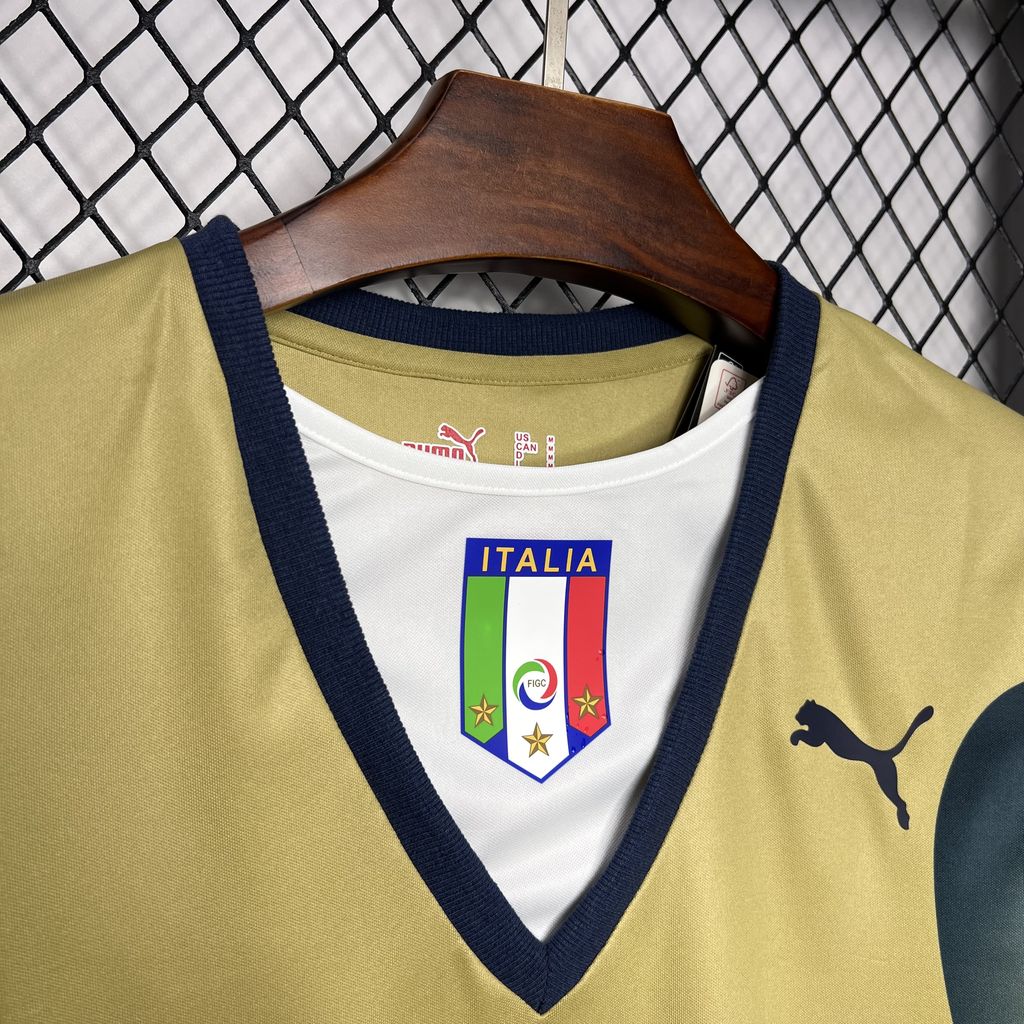 foot-Retro Italy 2006 Golden Goalkeeper Jersey