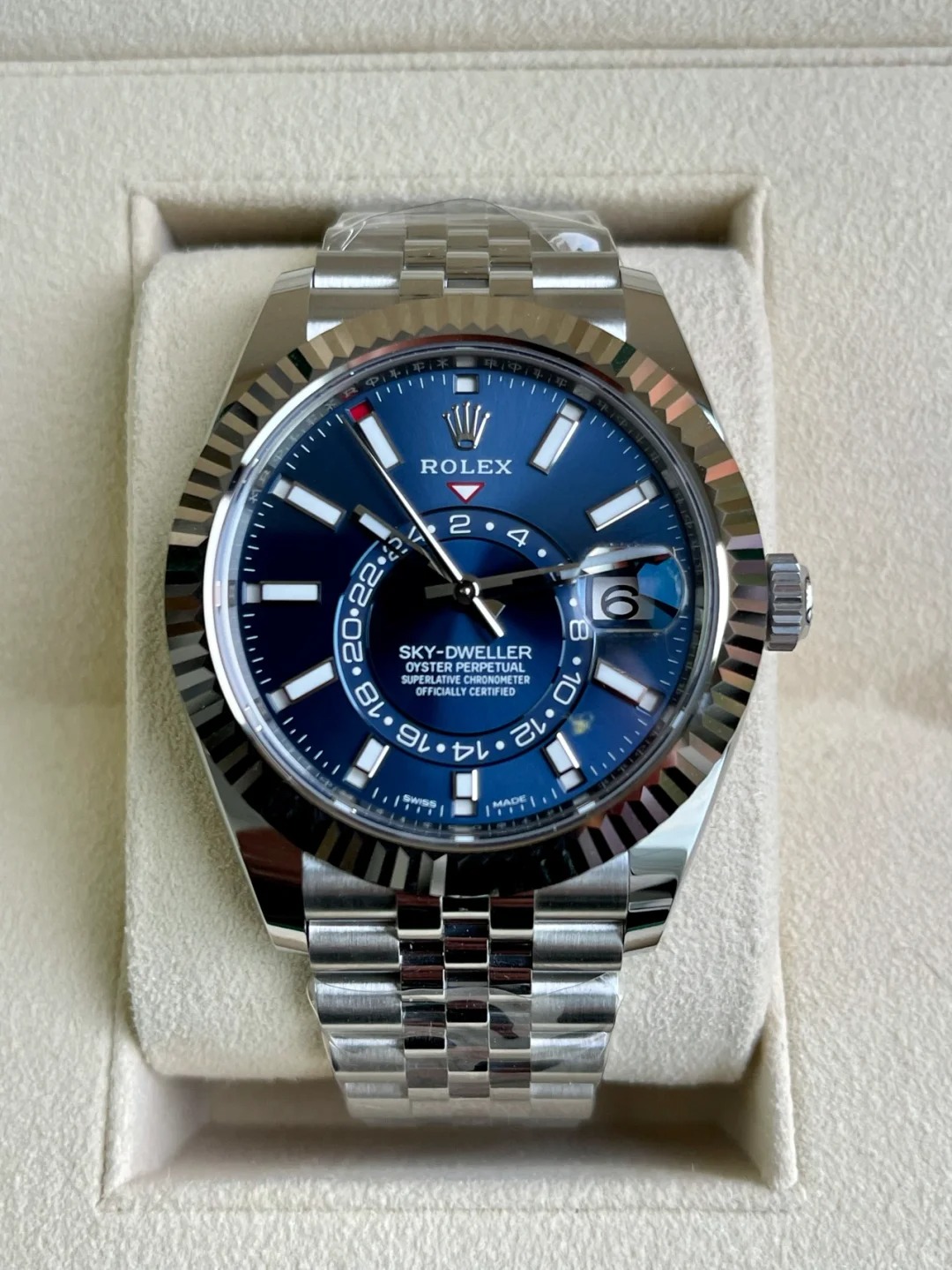brand Rolex Sky-Dweller Oyster Perpetual 326934-0004 luxury watch for sale – NeveReL