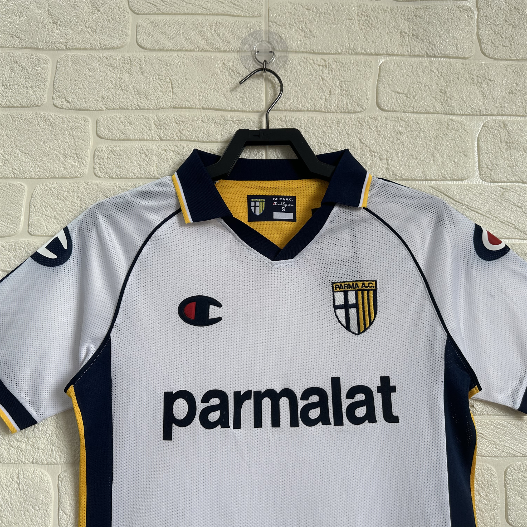 Higojerseys-Retro Parma 2003-04 Away Jersey - Fans Version