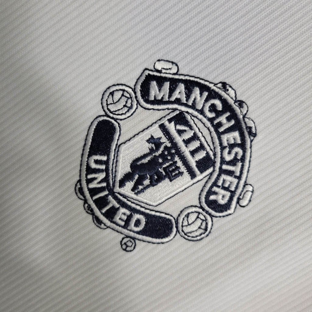 ManixJersey.com | Retro Manchester United 99-00 Away Stadium Jersey -Customize Name, Number and Patch | Worldwide Shipping