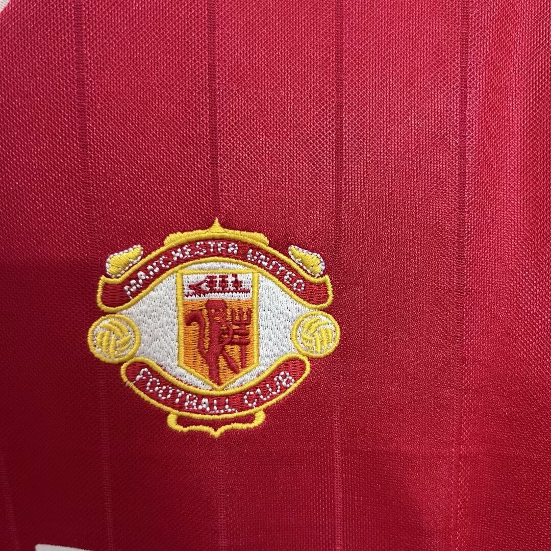 SIUjerseys-Retro Manchester United 82-83 Home Long Sleeve Jersey