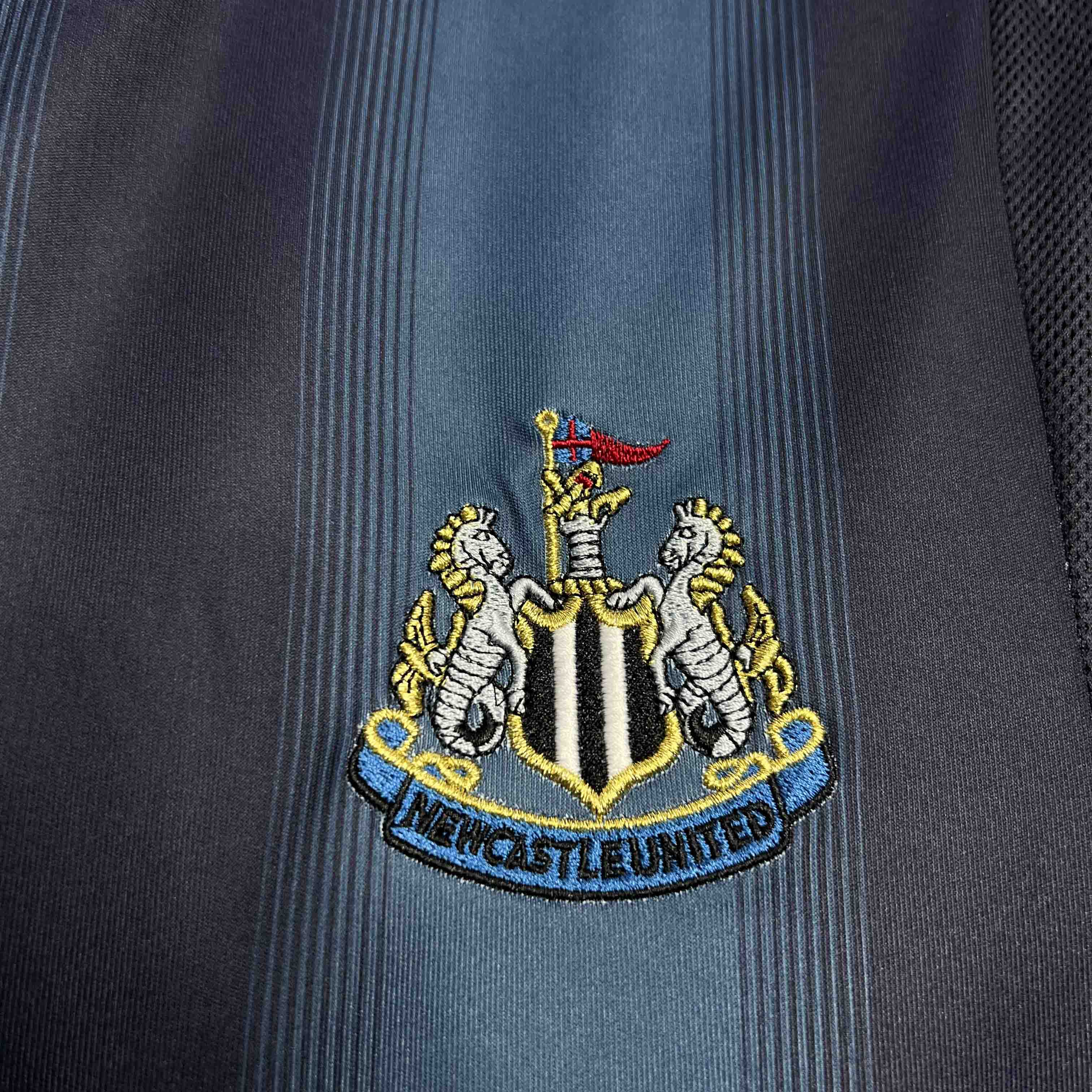 unitedfutballjersey-Retro Newcastle United 2004-05 Away Jersey