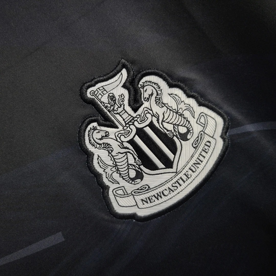 ManixJersey.com | Newcastle United 24-25 Black Pre-Match Training Jersey - Fans Version -Customize Name, Number and Patch | Worldwide Shipping