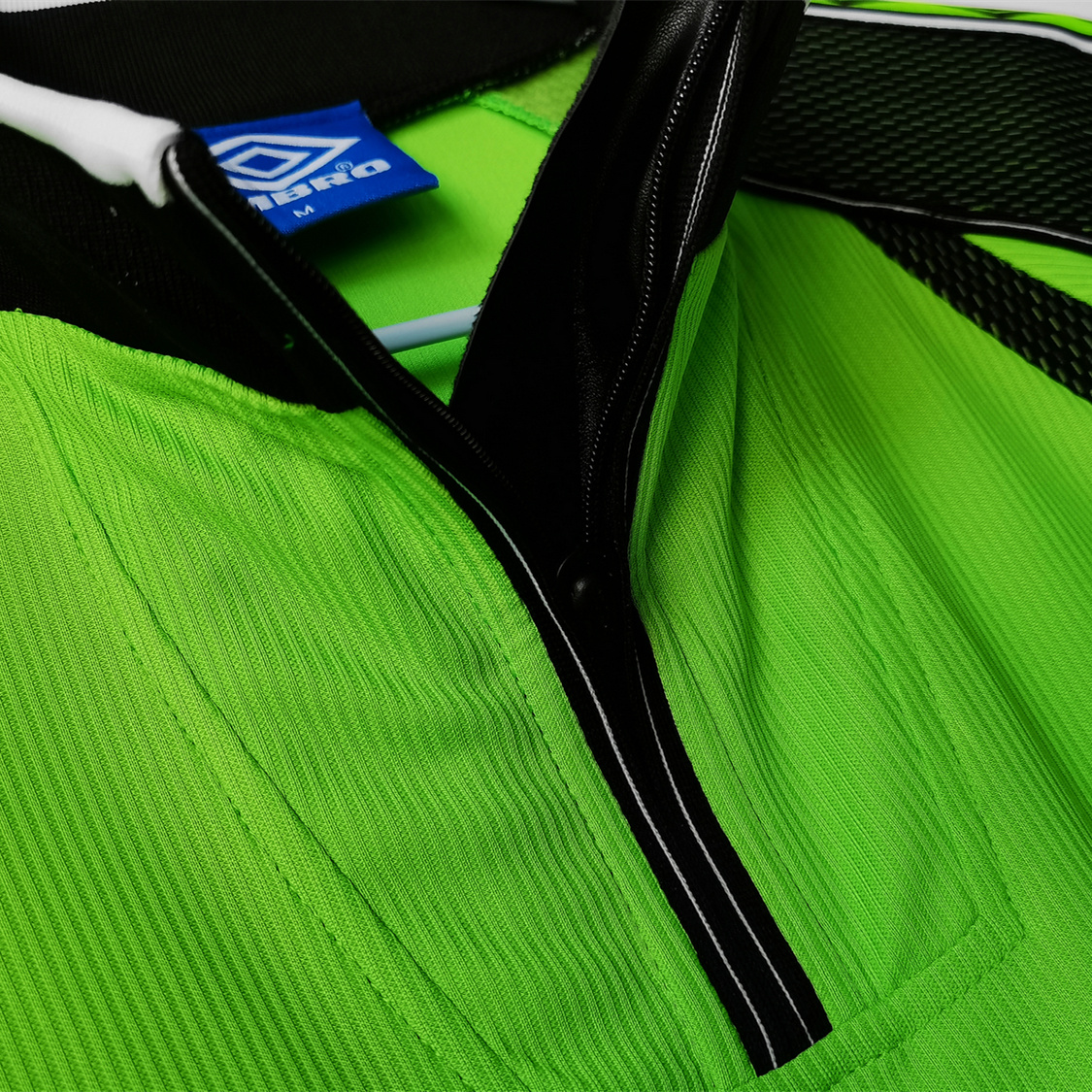 SIUjerseys-Retro Manchester United 98-99 Green Goalkeeper Long Sleeve Jersey