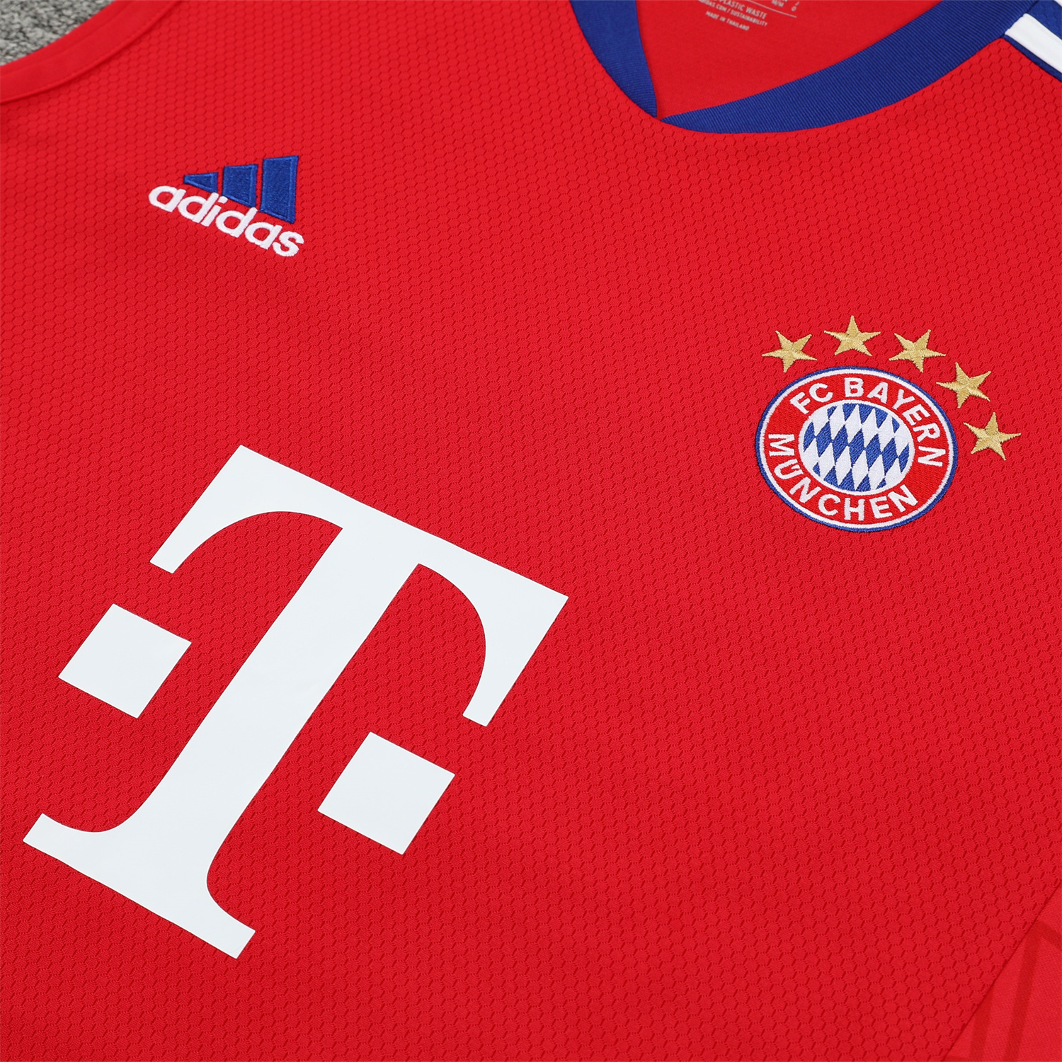 Bayern Munich 23-24 Red BlueTraining Vest Suit:football jersey mysite: unitedjerseyfootball 邓江浪:football