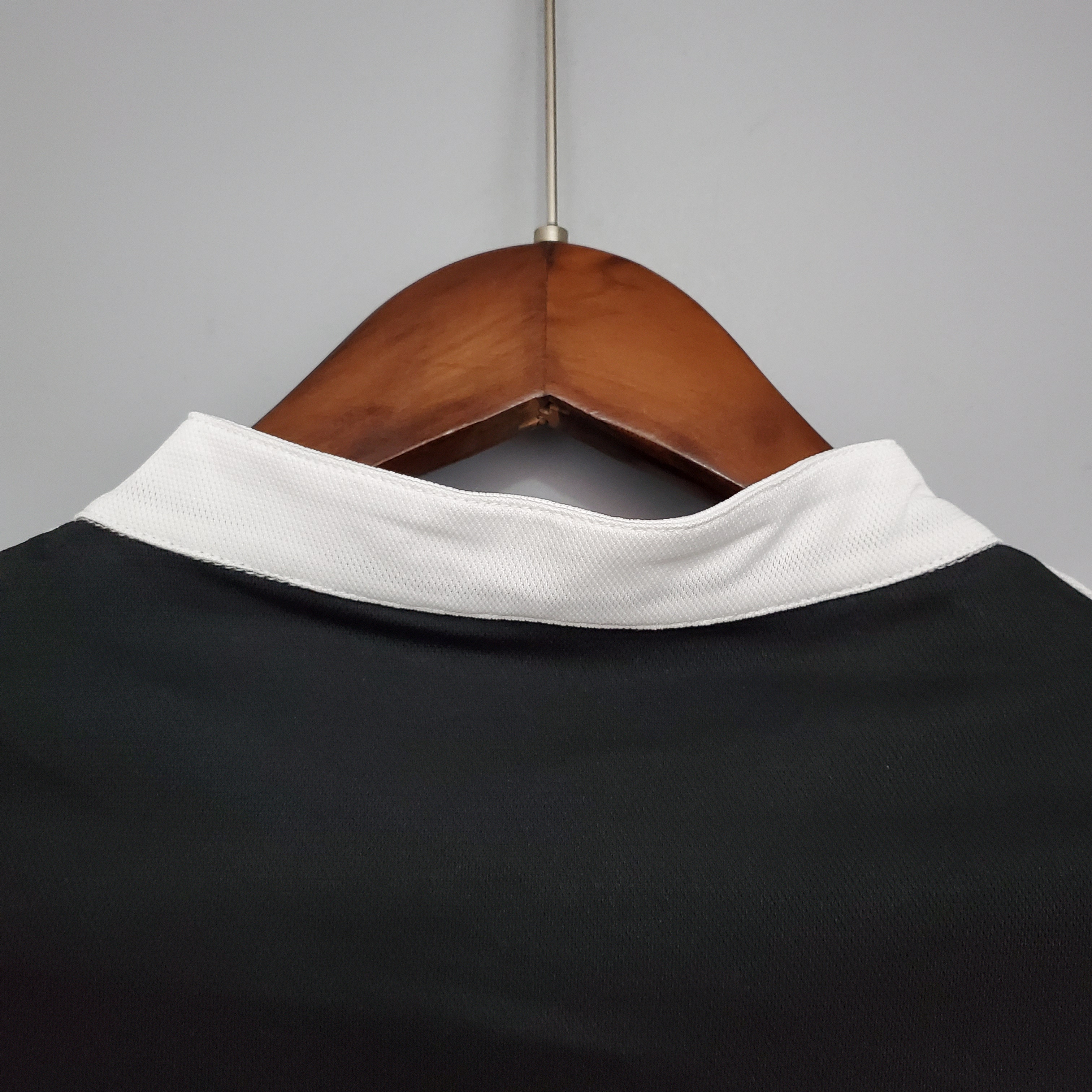 ManixJersey.com | Retro Juventus 2017-18 Home Stadium Jersey -Customize Name, Number and Patch | Worldwide Shipping