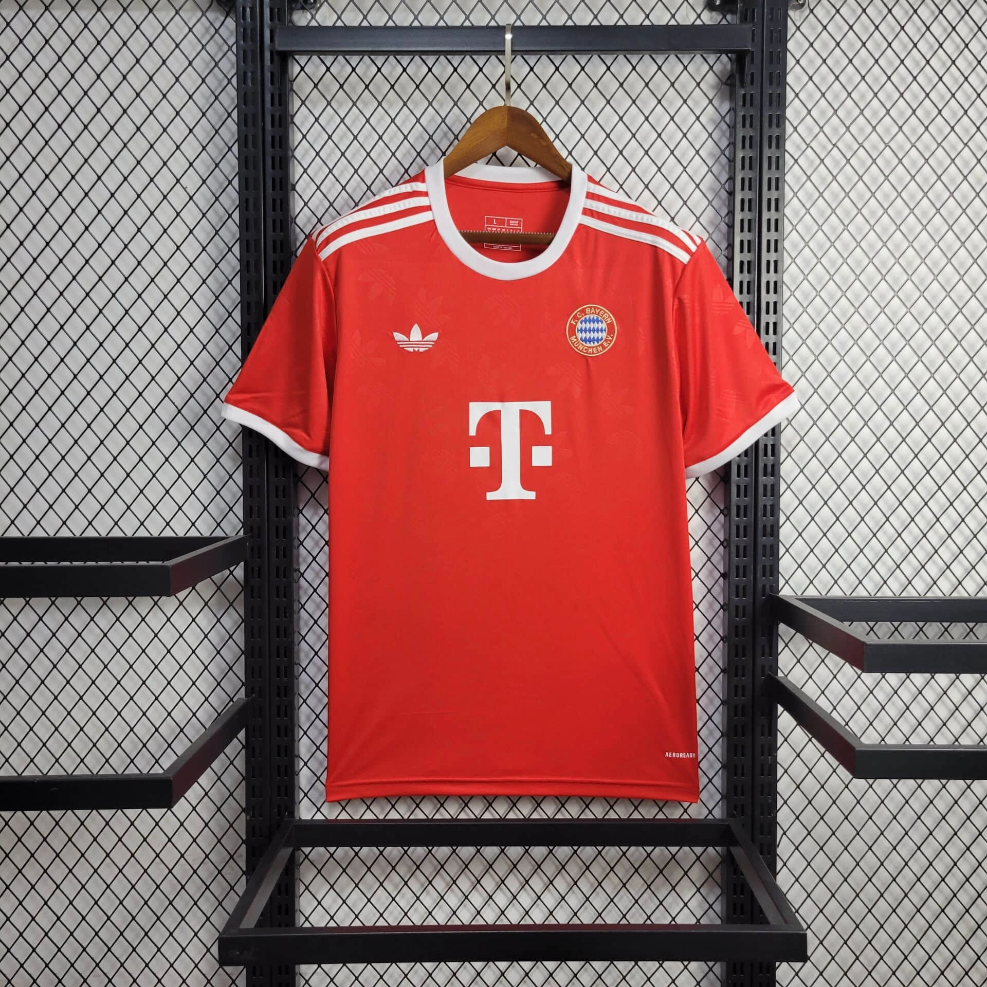 ManixJersey.com | Bayern Munich 24-25 Red Training Jersey - Fans Version -Customize Name, Number and Patch | Worldwide Shipping