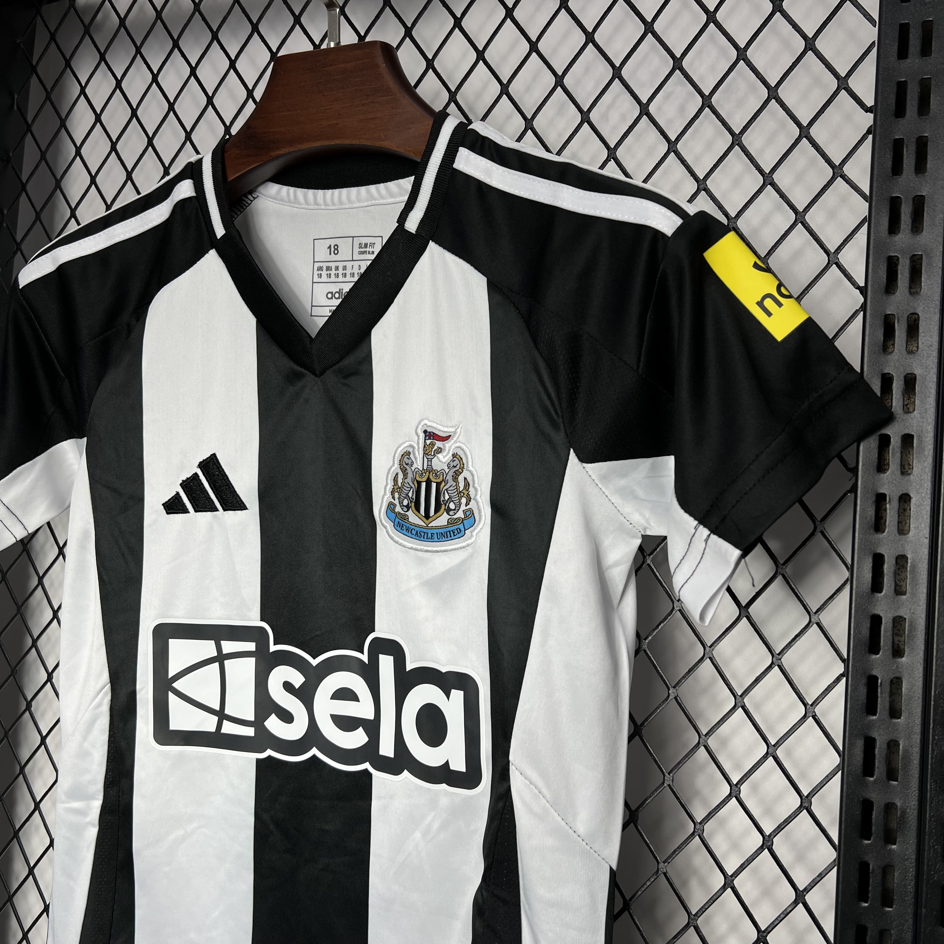 ManixJersey.com | Newcastle United 24-25 Home Stadium Kids Kit -Customize Name, Number and Patch | Worldwide Shipping
