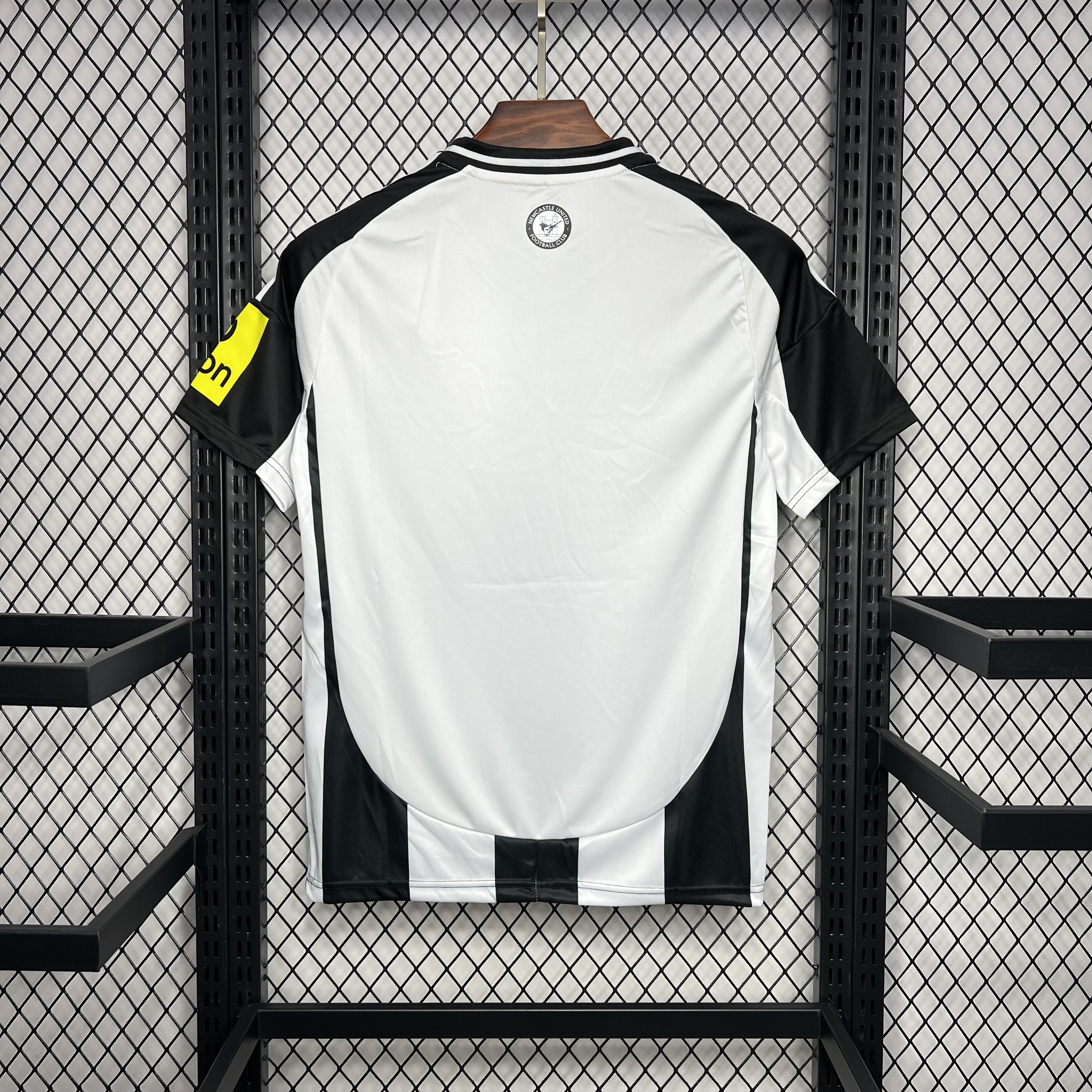 ManixJersey.com | Newcastle United 24-25 Home Stadium Jersey - Fans Version -Customize Name, Number and Patch | Worldwide Shipping