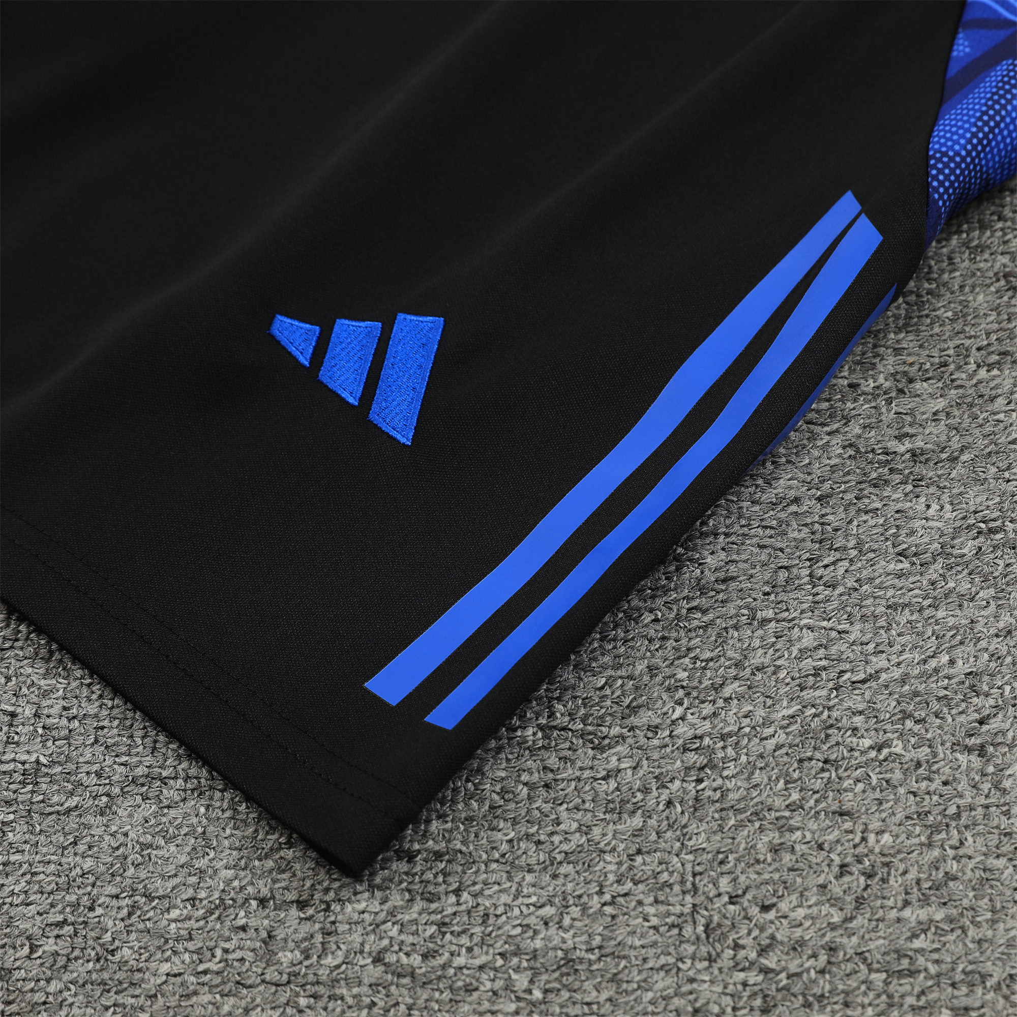 ManixJersey.com | Manchester United 24-25 Vest Training Set - Pink Vest & Black Shorts -Customize Name, Number and Patch | Worldwide Shipping