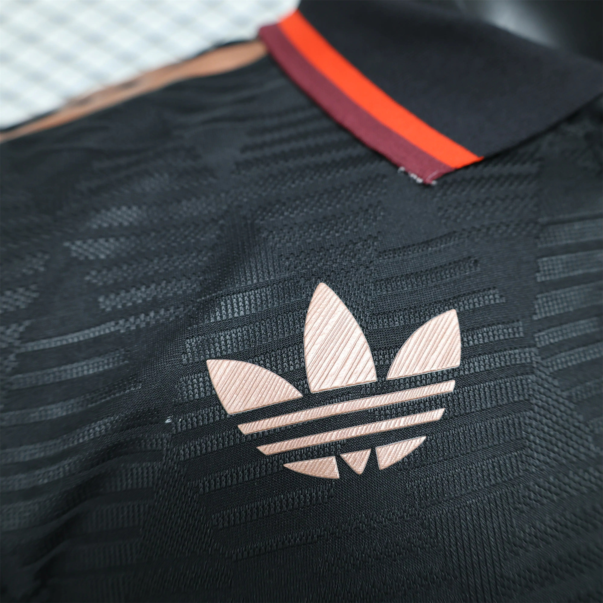 Bayern Munich 24-25 Black & Gold Training Jersey - Player Version:football jersey mysite: unitedjerseyfootball 邓江浪:football