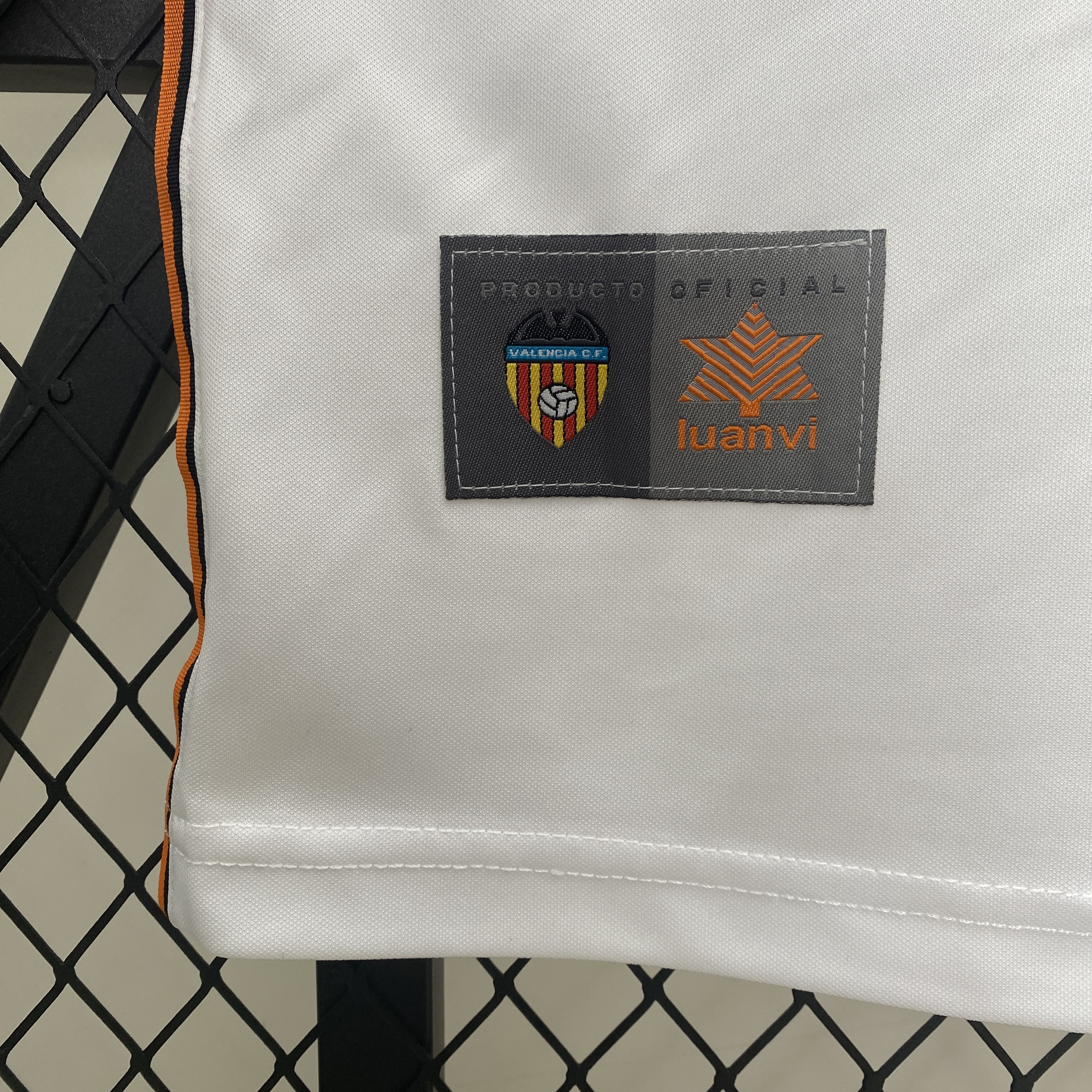 SIUjerseys-Retro Valencia 1999-00 Home Jersey