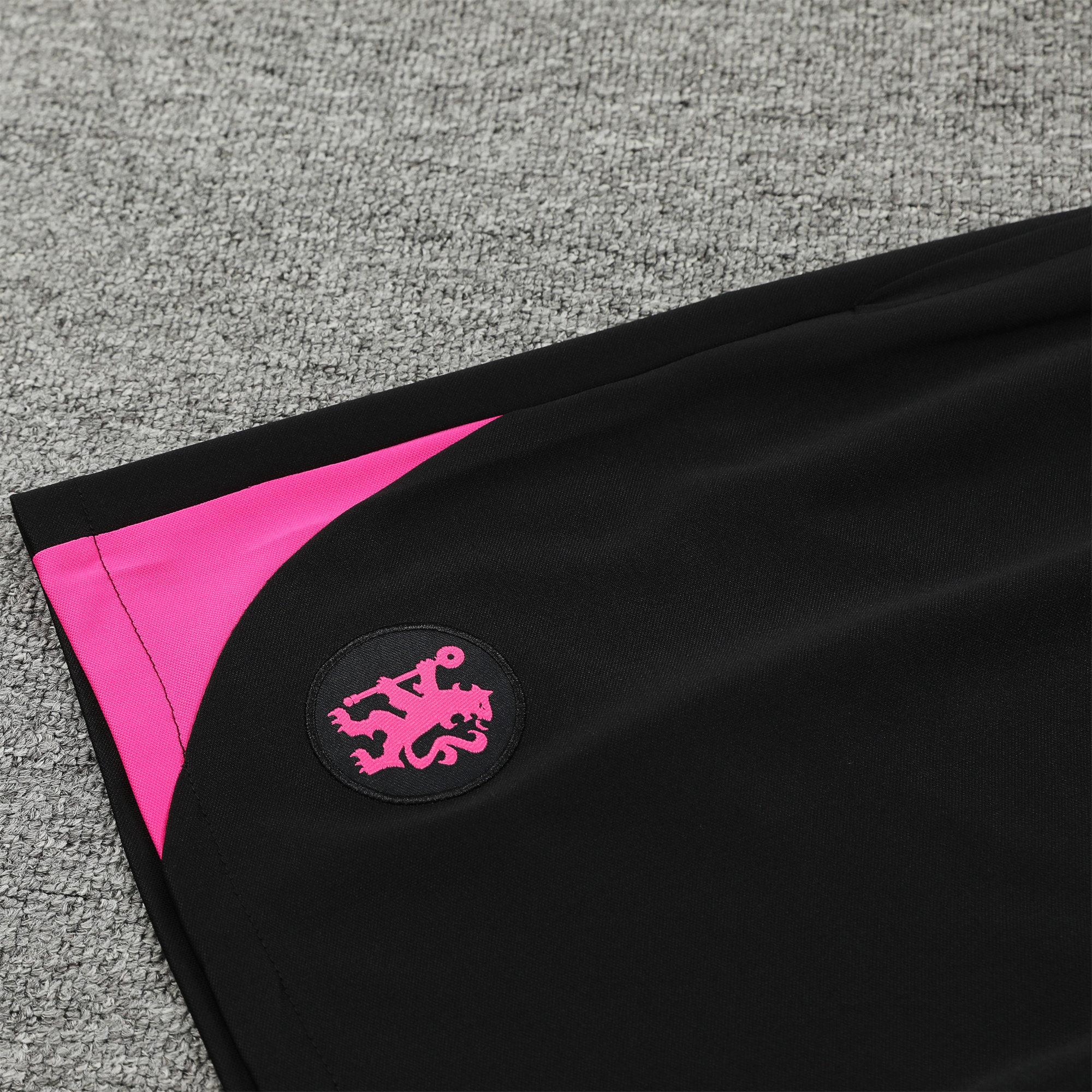 ManixJersey.com | C.H.E.L.S.E.A 24-25 Short-Sleeve Training Set - Pink Top & Black Shorts -Customize Name, Number and Patch | Worldwide Shipping