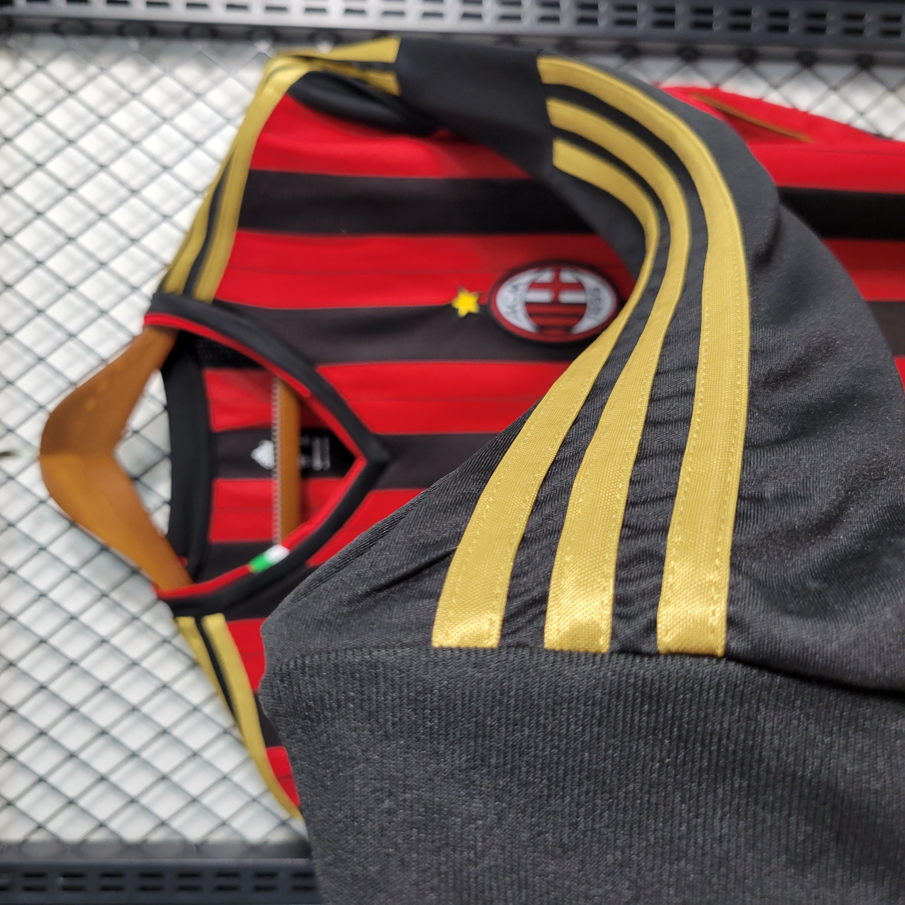 ManixJersey.com | Retro AC Milan 13-14 Home Stadium Long Sleeve Jersey -Customize Name, Number and Patch | Worldwide Shipping