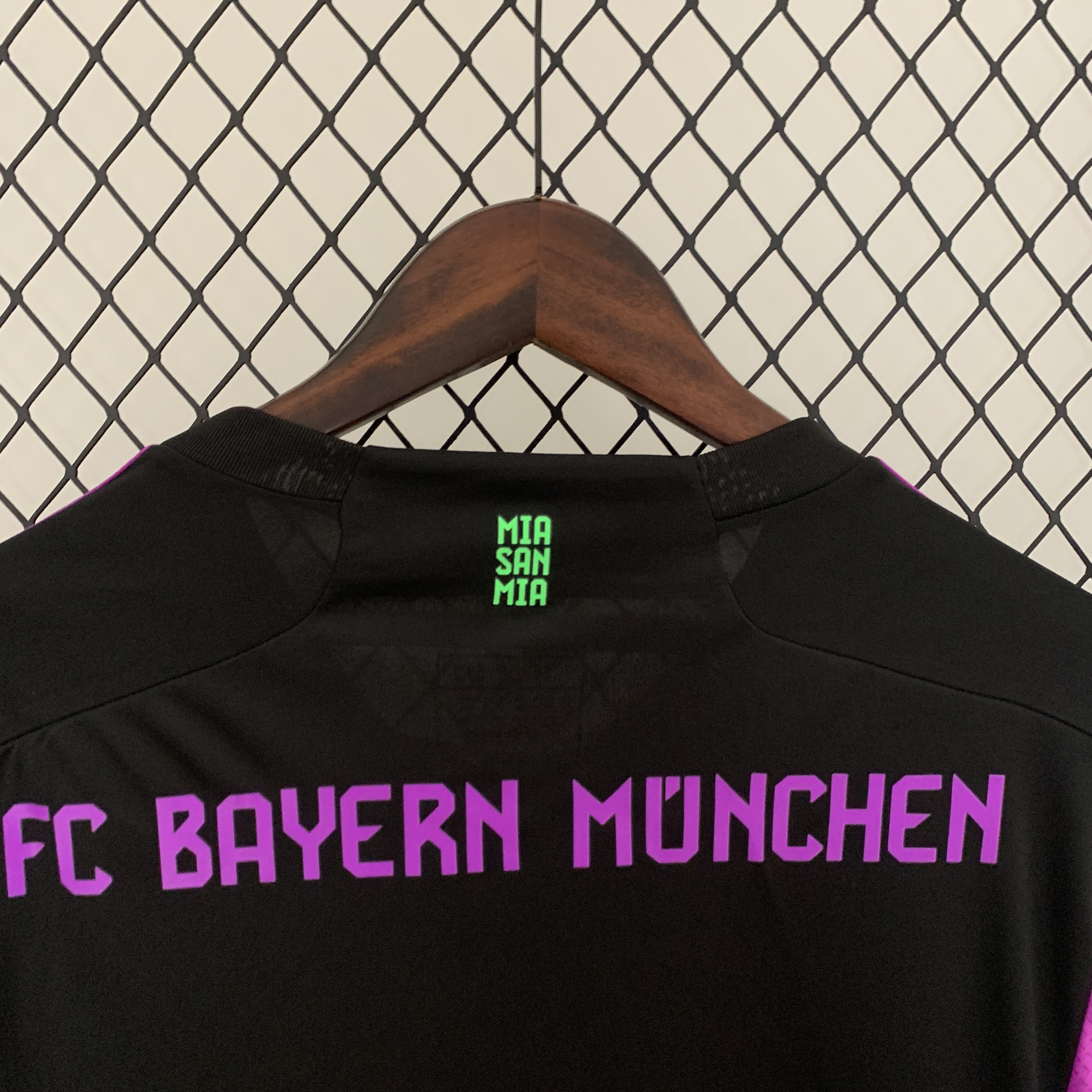 Bayern Munich 23-24 Away Long Sleeve Jersey - Fans Version:football jersey mysite: unitedjerseyfootball 邓江浪:football