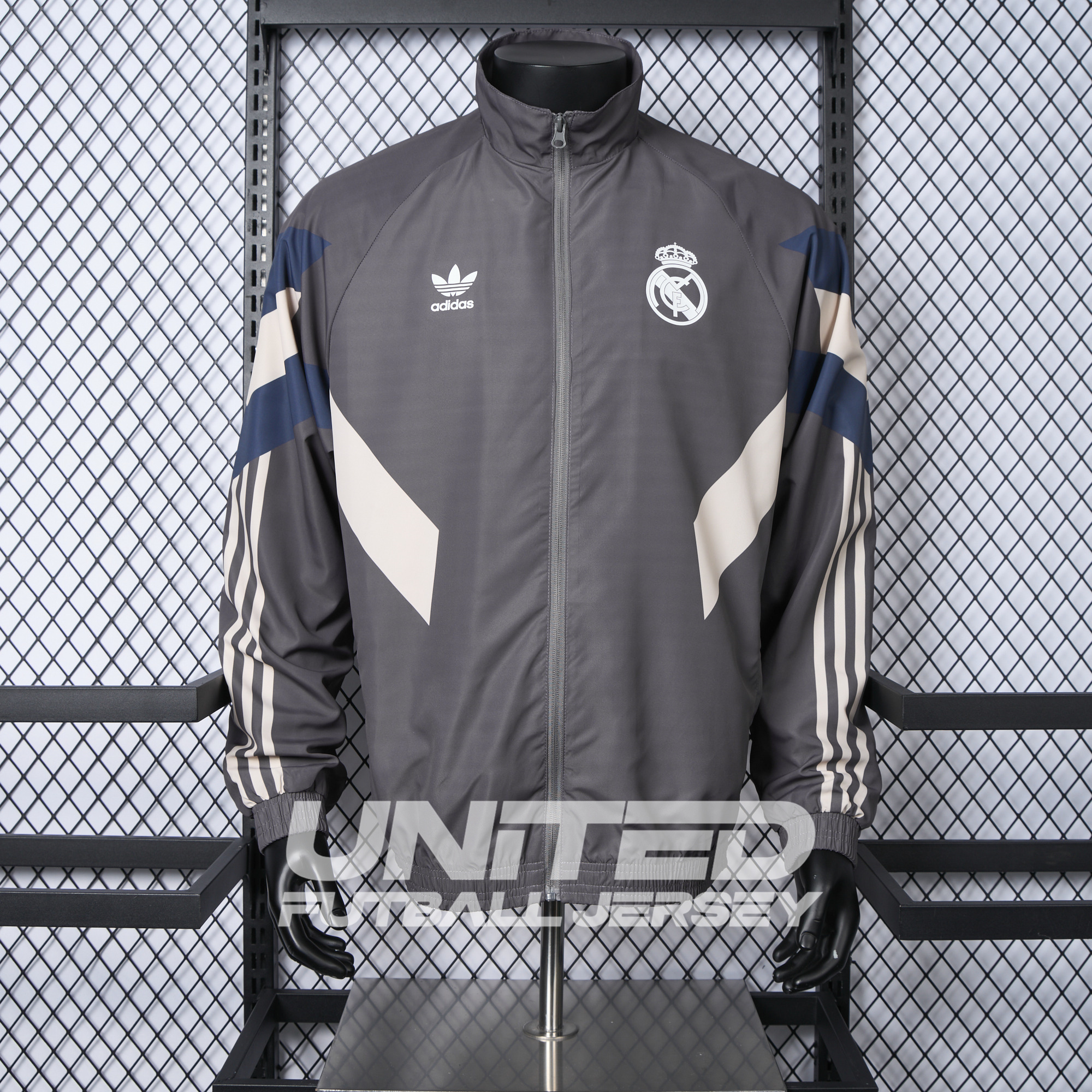 foot-Real Madrid 24-25 Throwback Windbreaker Jacket - Grey