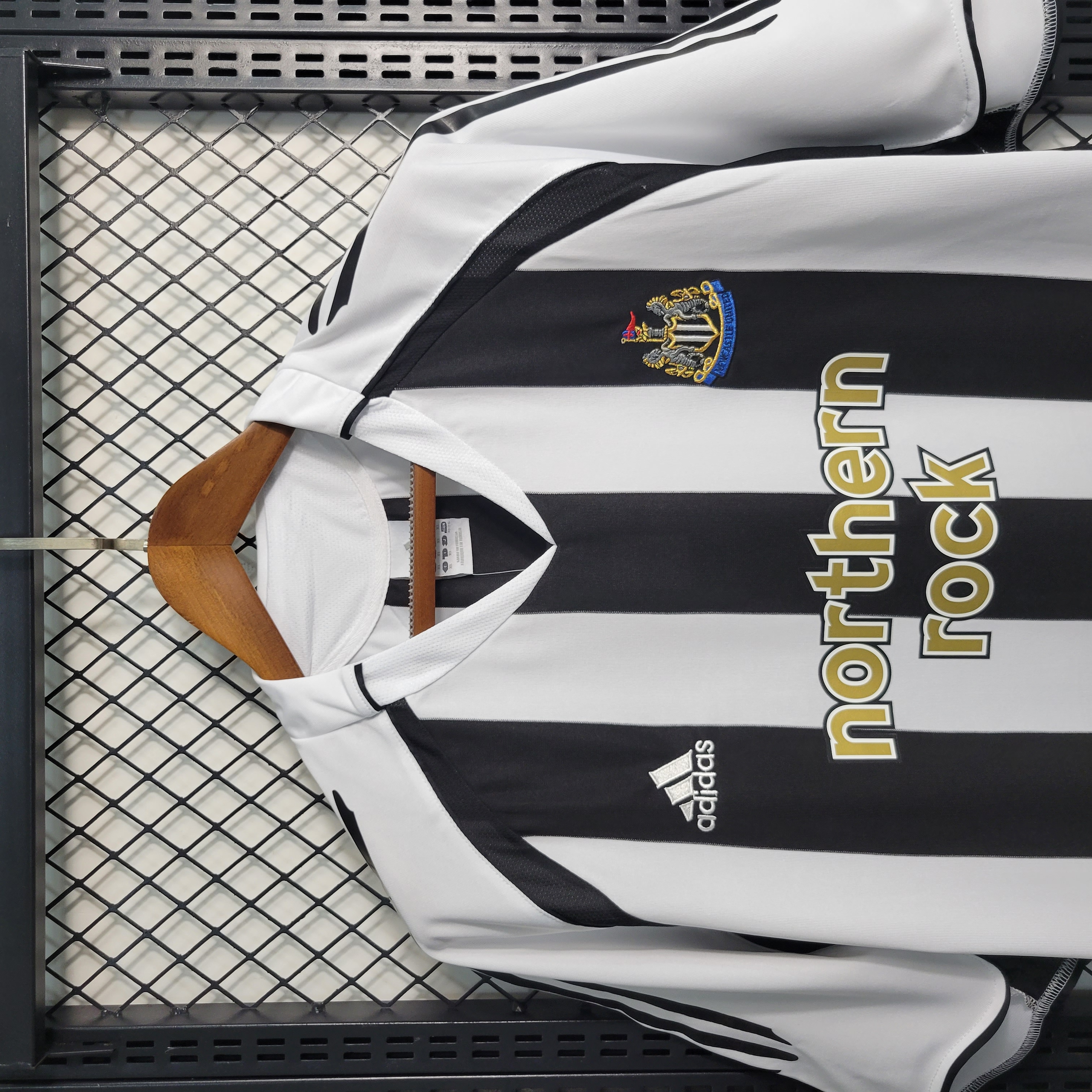 JerseysGala.com | Retro Newcastle United 04-06 Home Stadium Jersey -Customize Name, Number and Patch | Worldwide Shipping