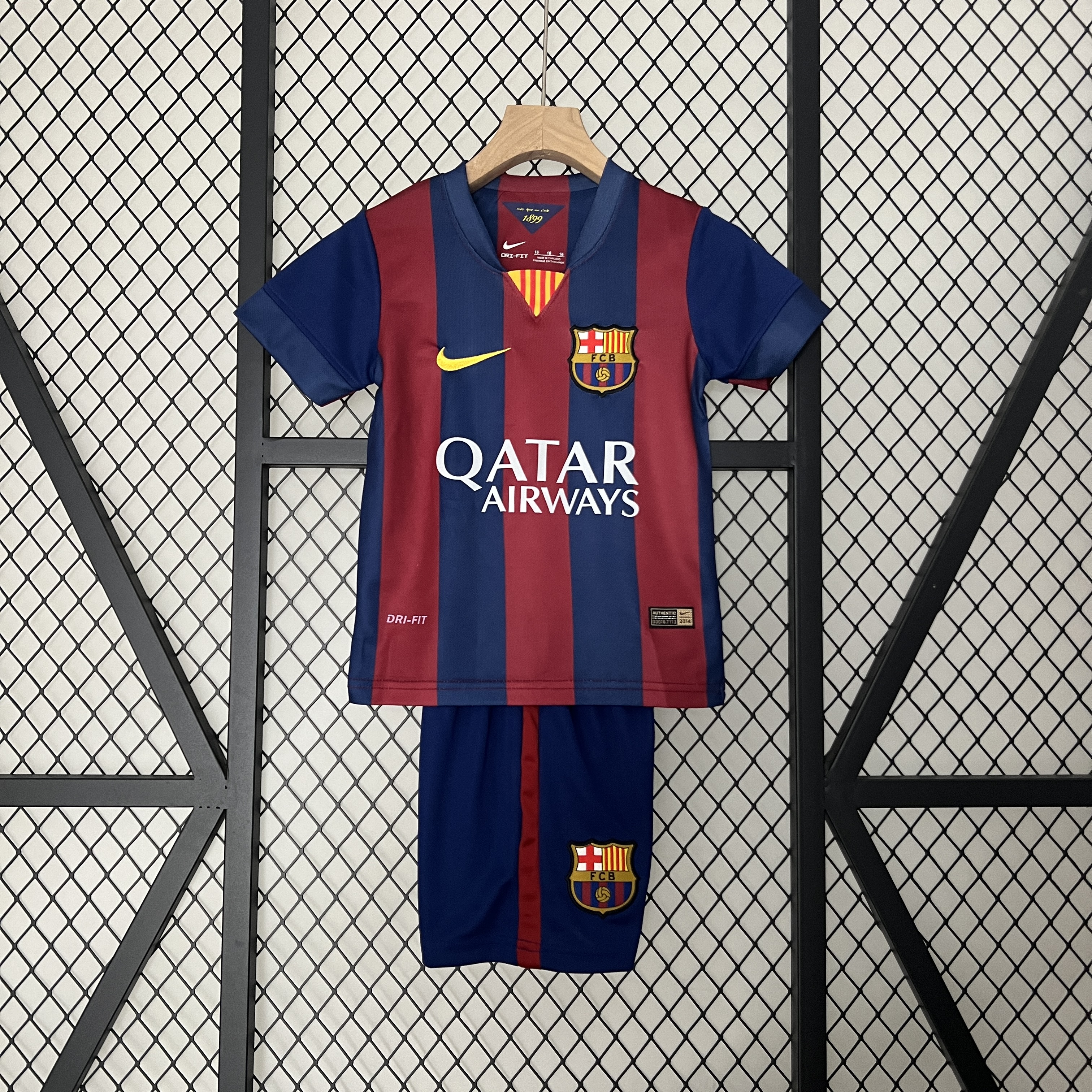 SIUjerseys-Retro Barcelona 14-15 Home Stadium Kids Kit