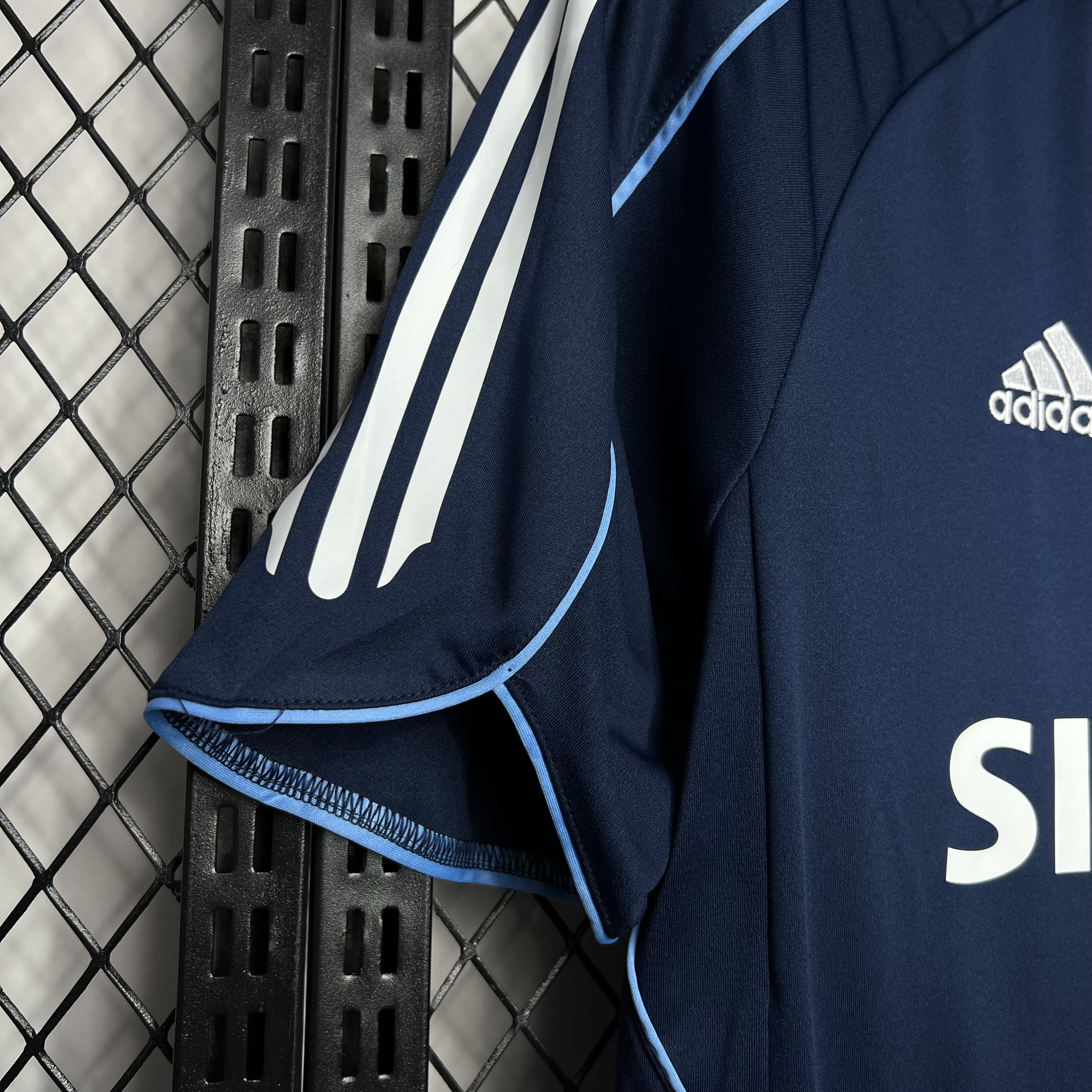 SIUjerseys-Retro Real Madrid 05-06 Away Jersey