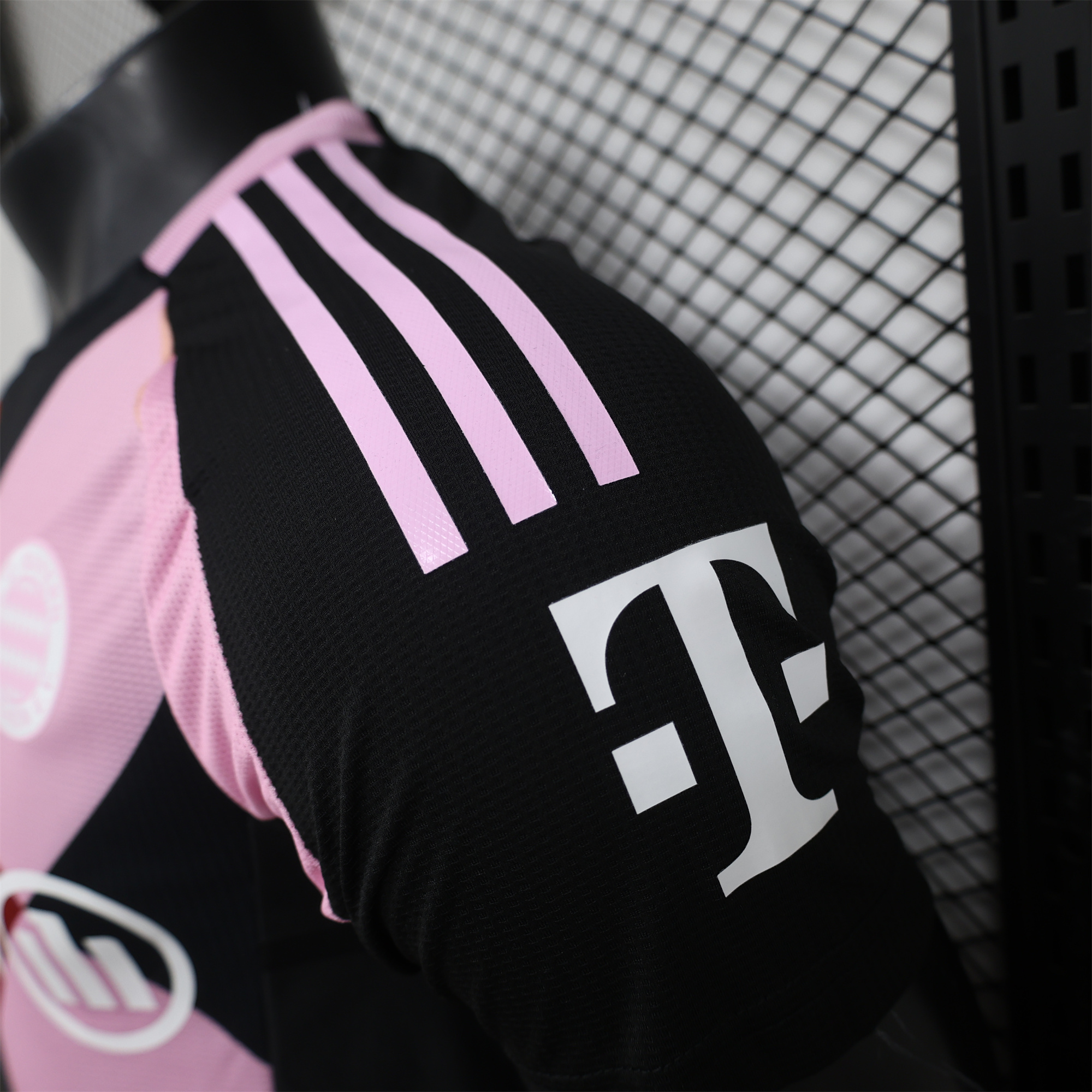 unitedfutballjersey-Bayern Munich 24-25 LeGer Special Pink October Jersey - Player Version