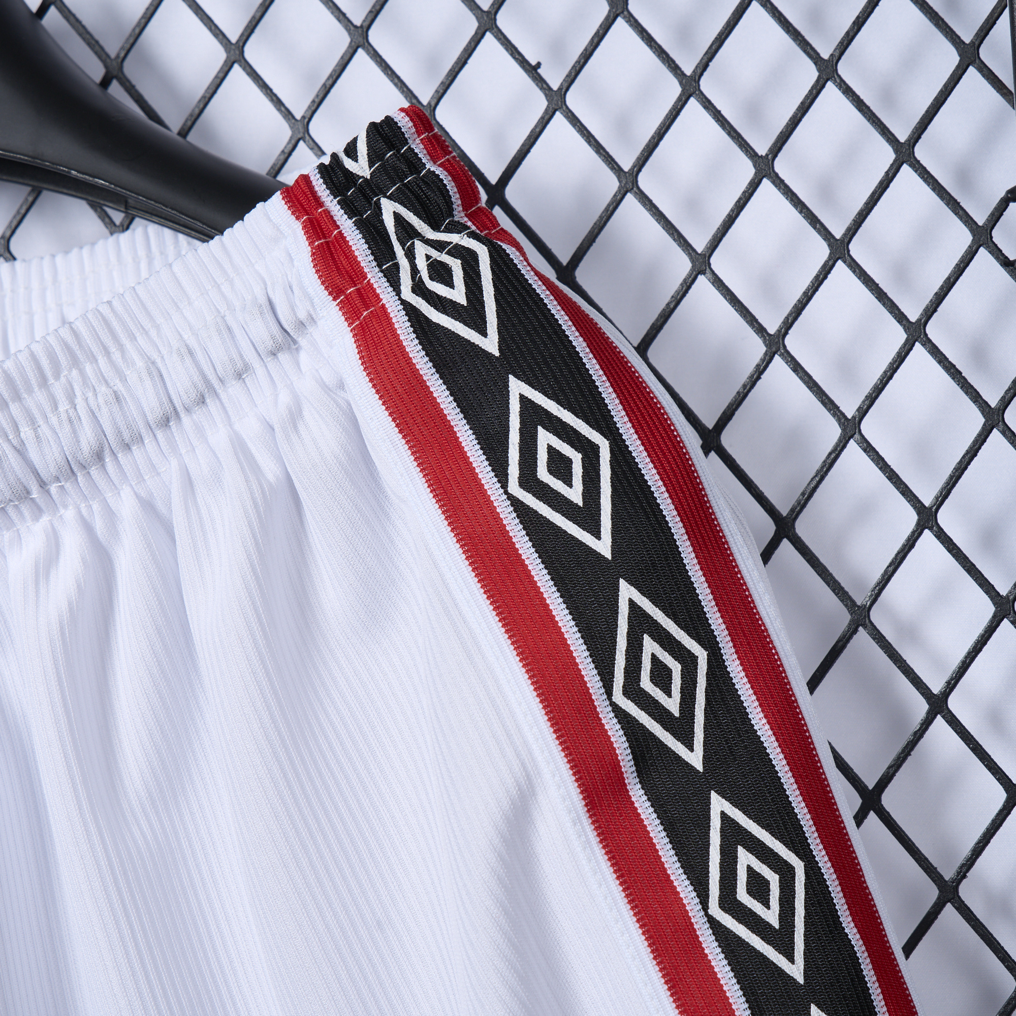 SIUjerseys-Retro Manchester United 1998-99 Home Shorts