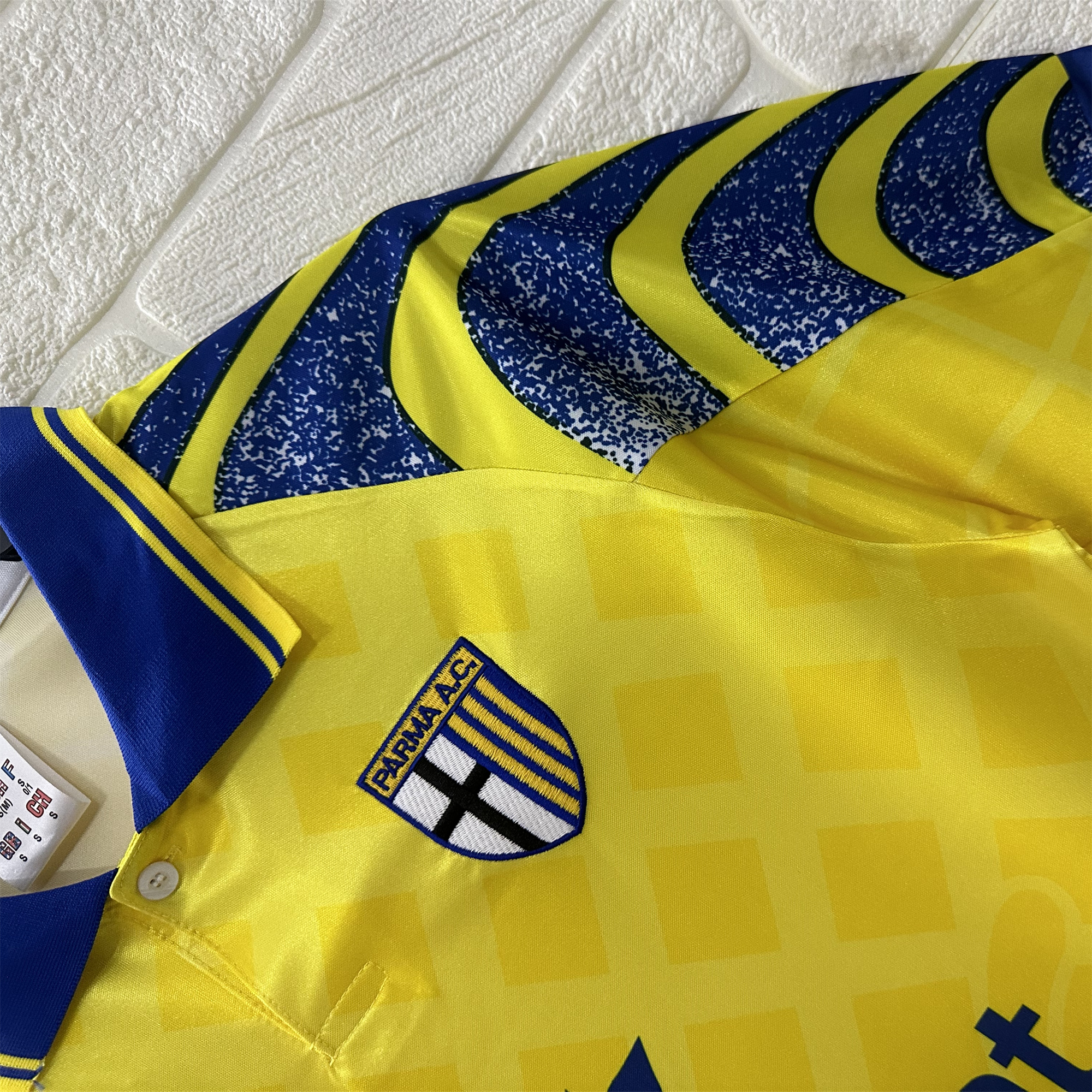 JerseysGala.com | Retro Parma 1995-97 Away Jersey - Fans Version -Customize Name, Number and Patch | Worldwide Shipping
