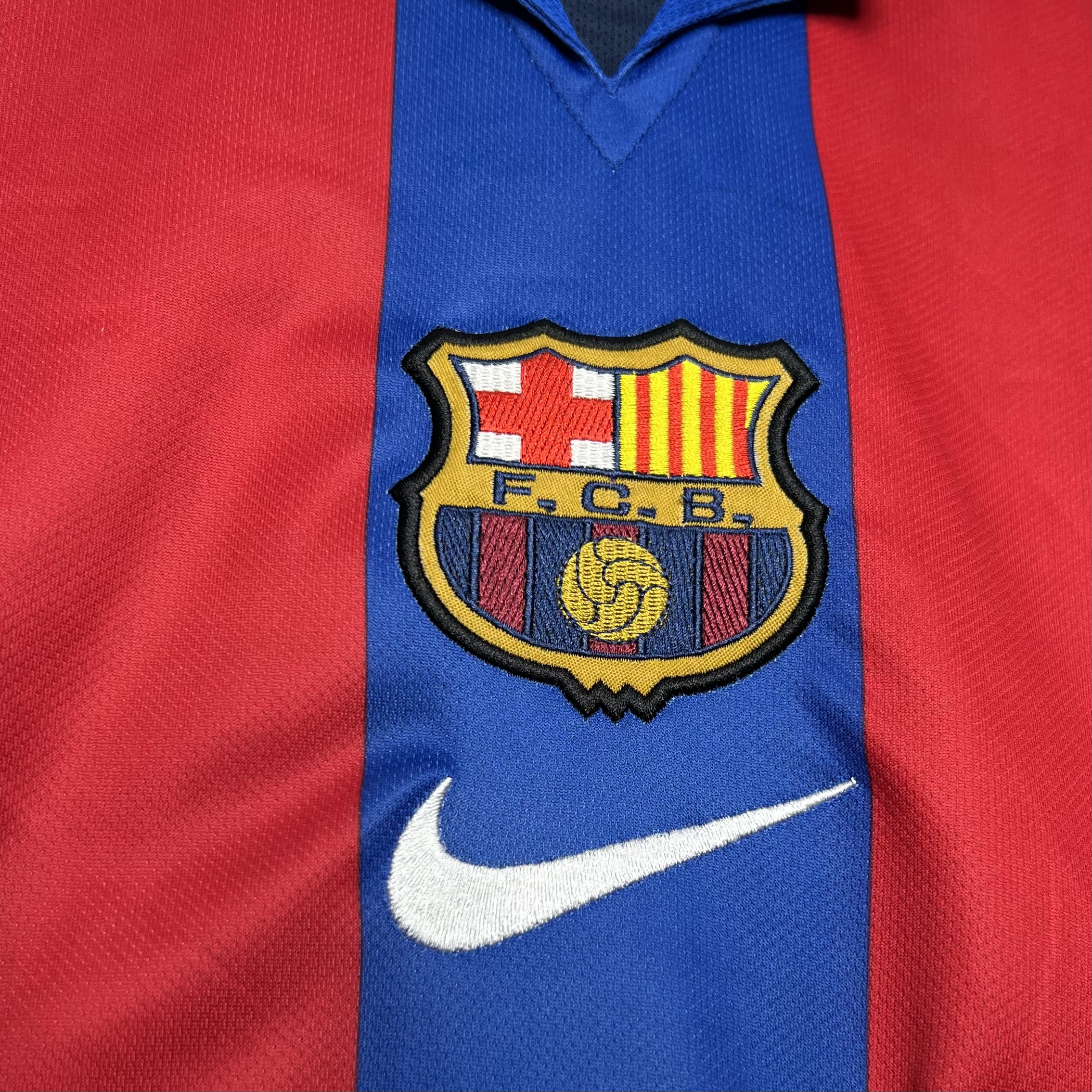 ManixJersey.com | Retro Barcelona 01-02 Home Stadium Jersey -Customize Name, Number and Patch | Worldwide Shipping