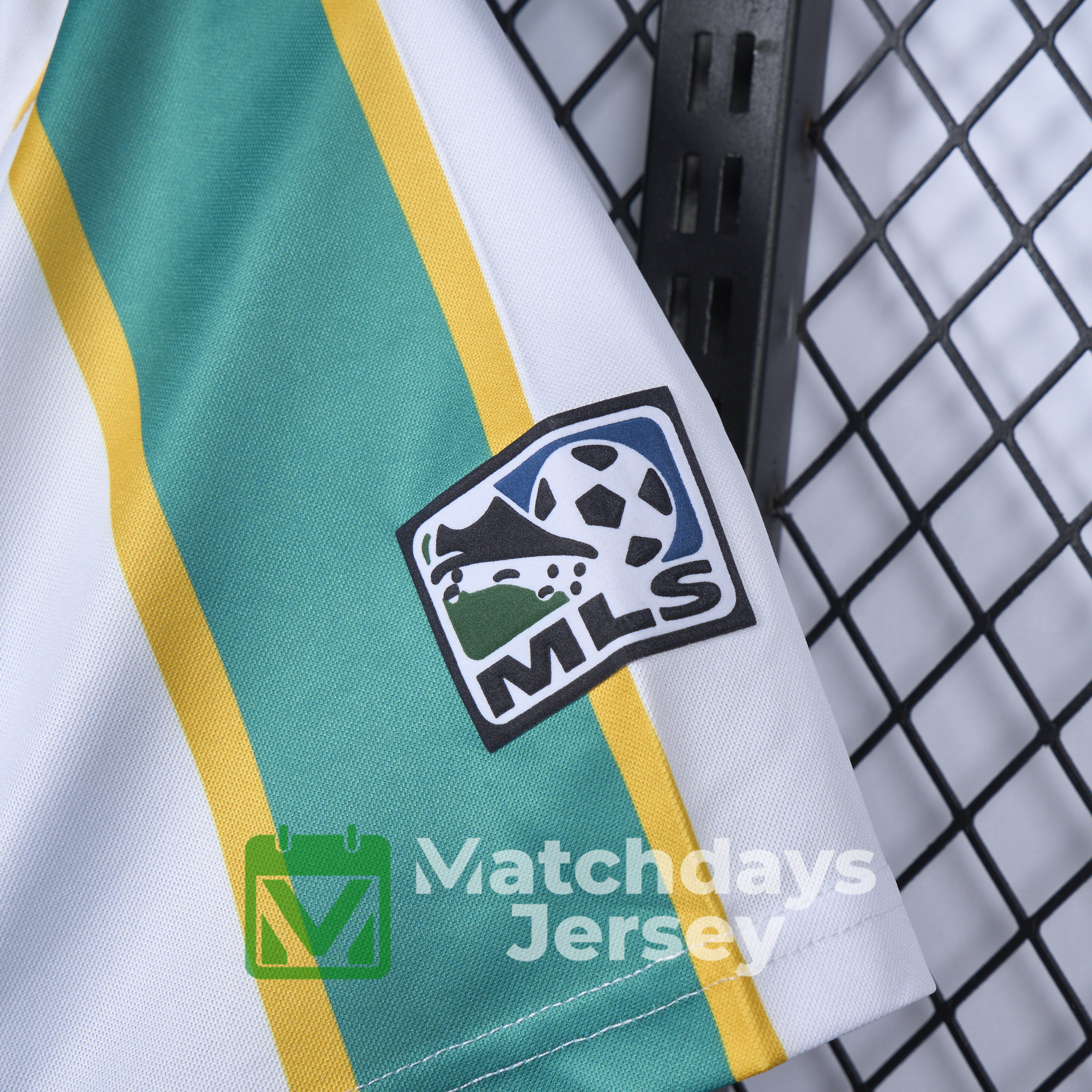 GlobeJersey-Retro La Galaxy 1997 Home Jersey