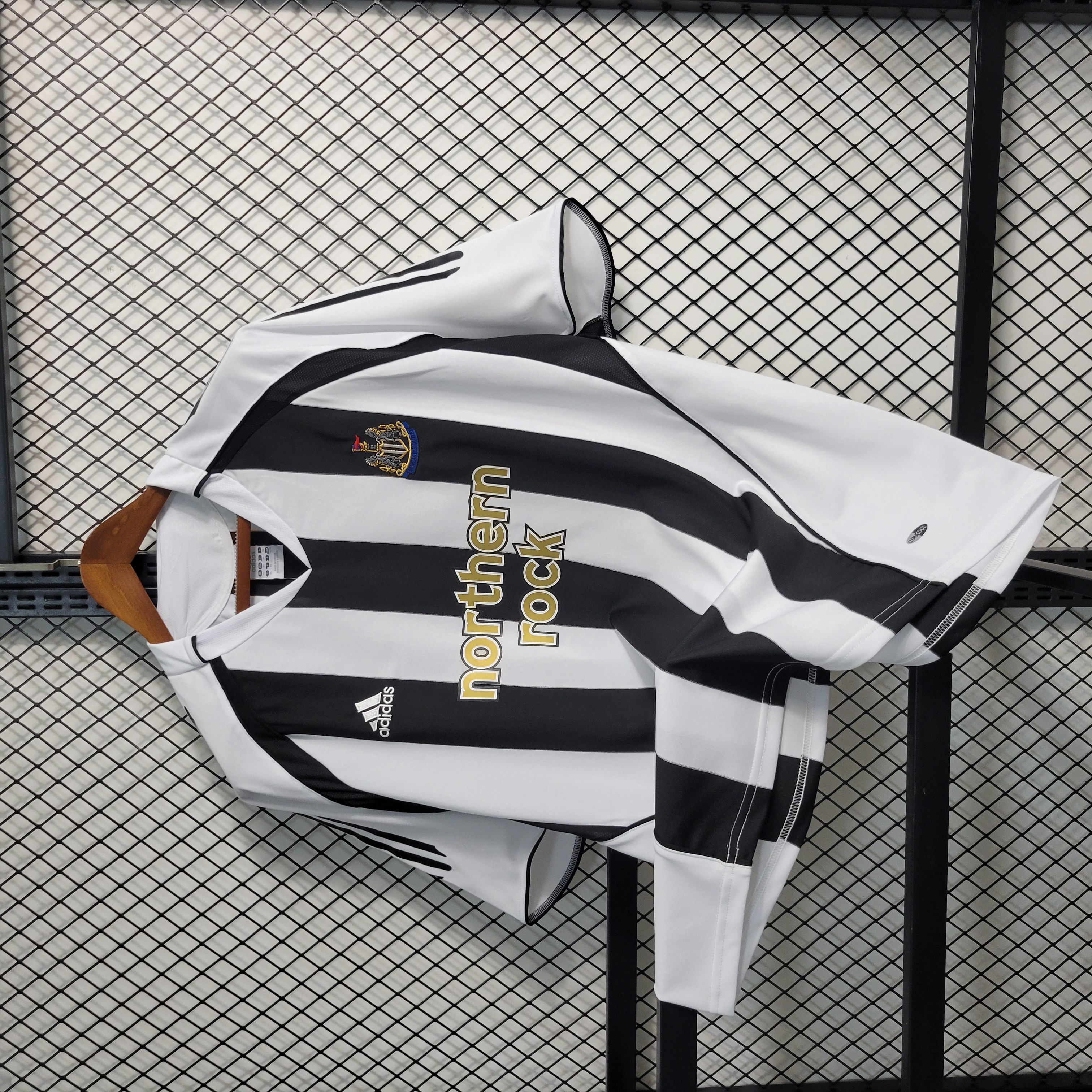 JerseysGala.com | Retro Newcastle United 04-06 Home Stadium Jersey -Customize Name, Number and Patch | Worldwide Shipping