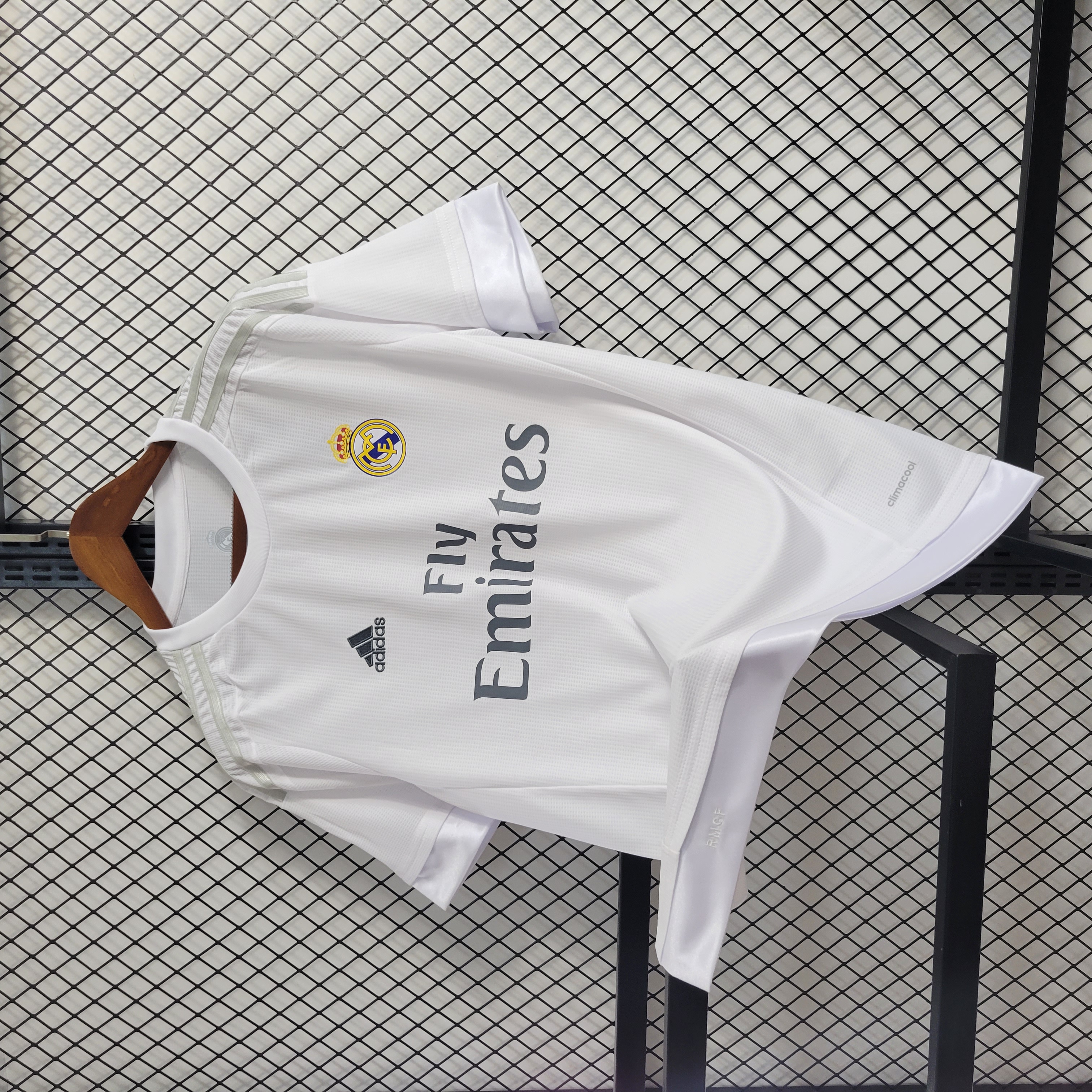 ManixJersey.com | Retro Real Madrid 15-16 Home Stadium Jersey -Customize Name, Number and Patch | Worldwide Shipping
