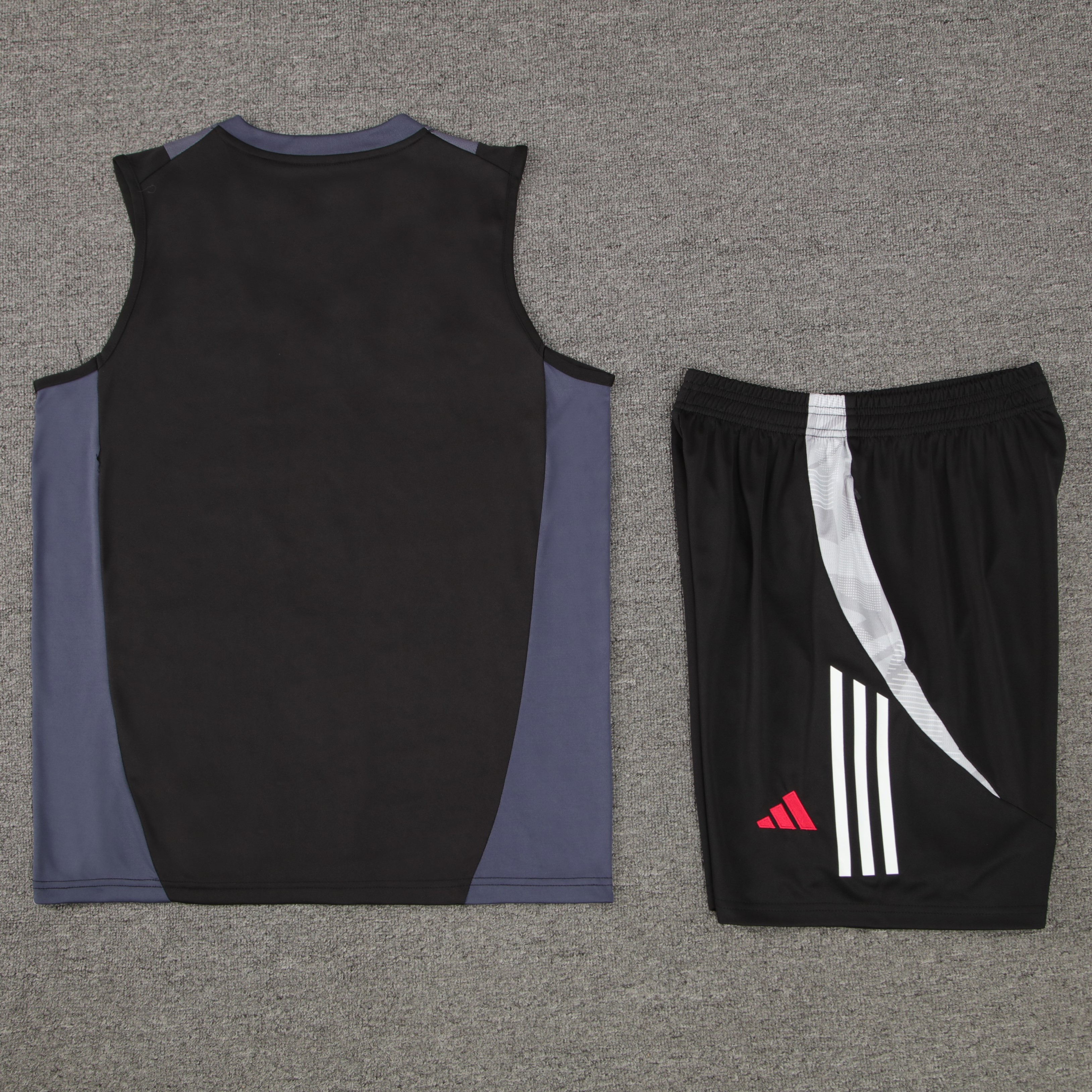 ManixJersey.com | Manchester United 24-25 Vest Training Set - Black -Customize Name, Number and Patch | Worldwide Shipping