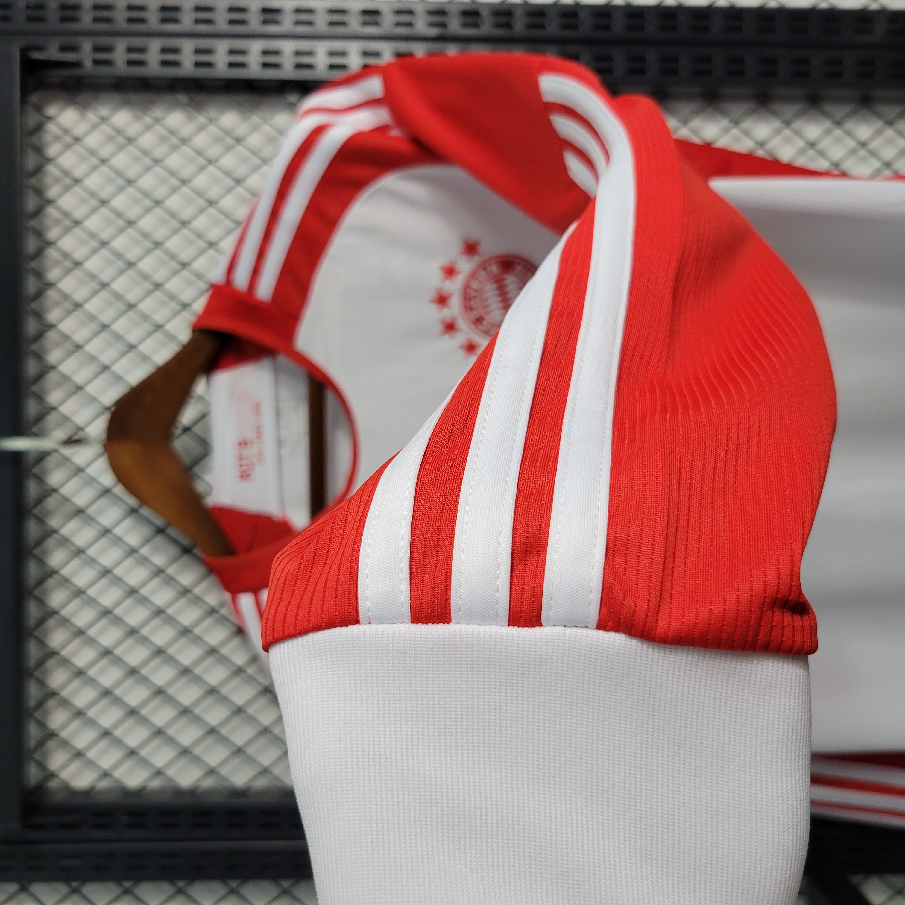 Bayern Munich 23-24 Home Long Sleeve Jersey - Fans Version:football jersey mysite: unitedjerseyfootball 邓江浪:football