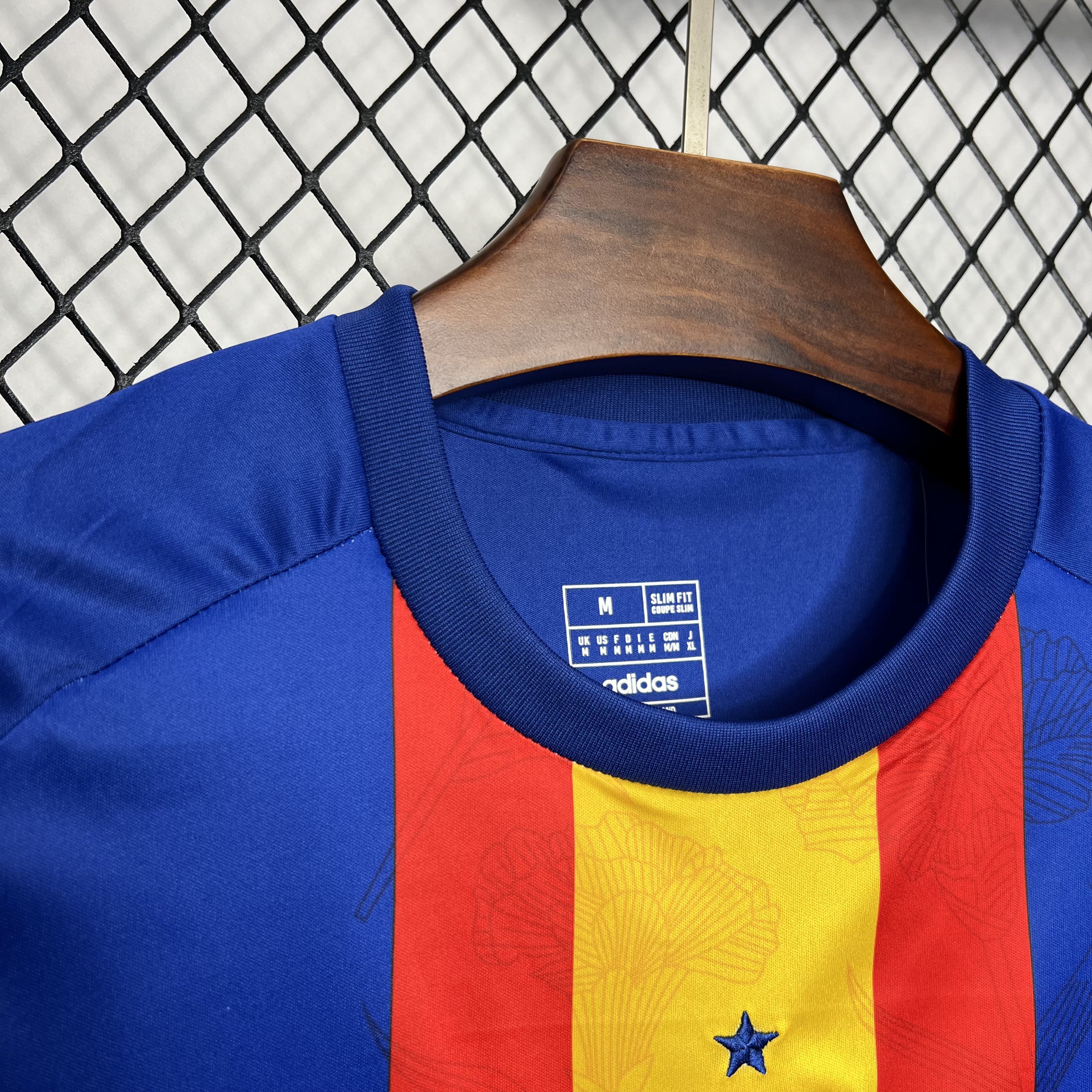 Spain 2024 Pre-Match Training Jersey - Fans Version:football jersey mysite: unitedjerseyfootball 邓江浪:football