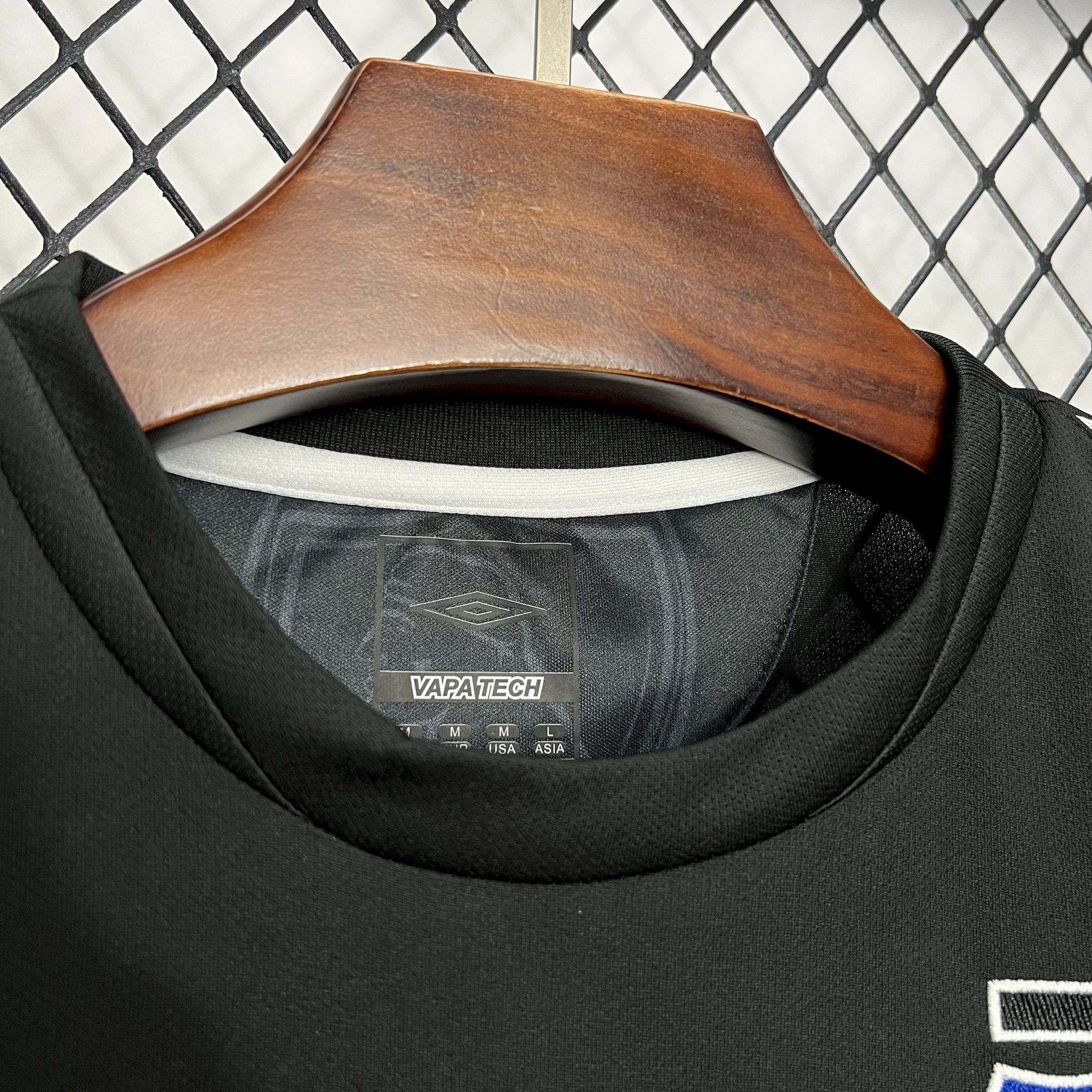 ManixJersey.com | Retro Colo Colo 2006 Away Long Sleeve Jersey -Customize Name, Number and Patch | Worldwide Shipping