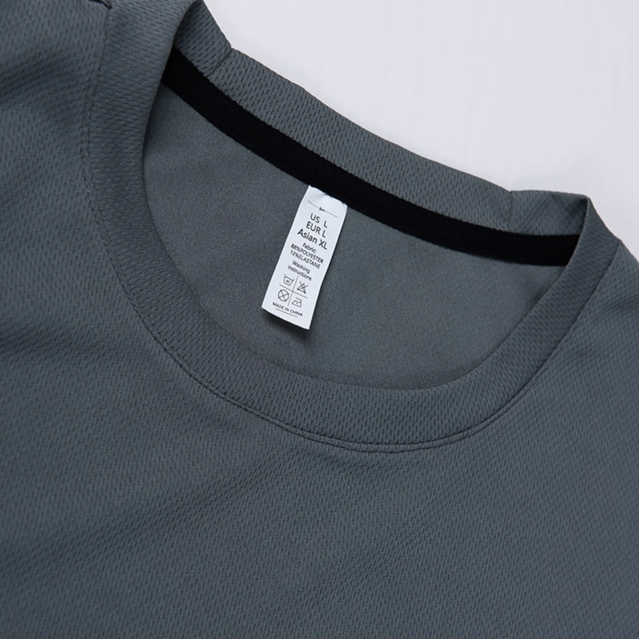 GEEK BAR-https://www.hot-toy.com/